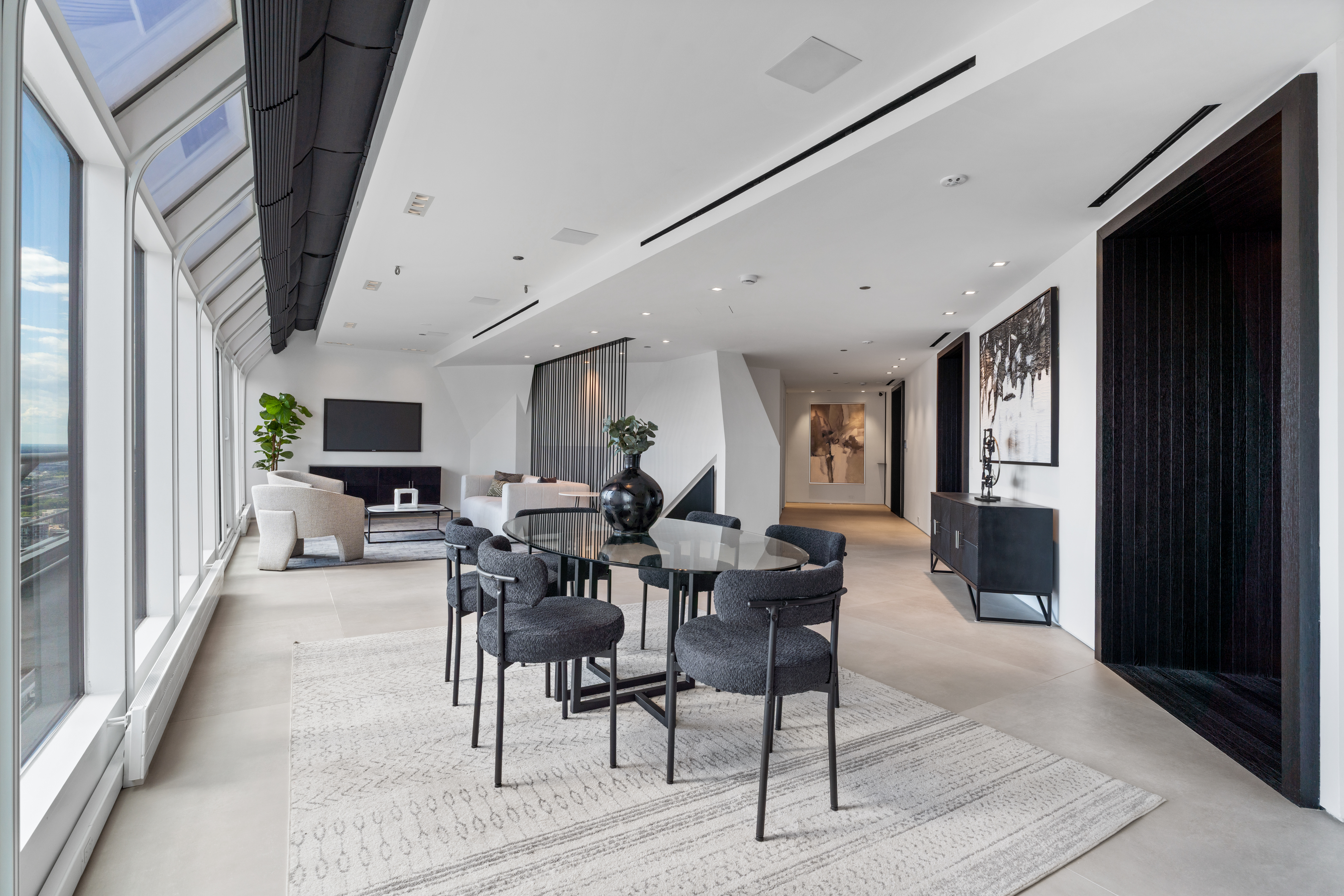 950 N Michigan Avenue Unit# 4605