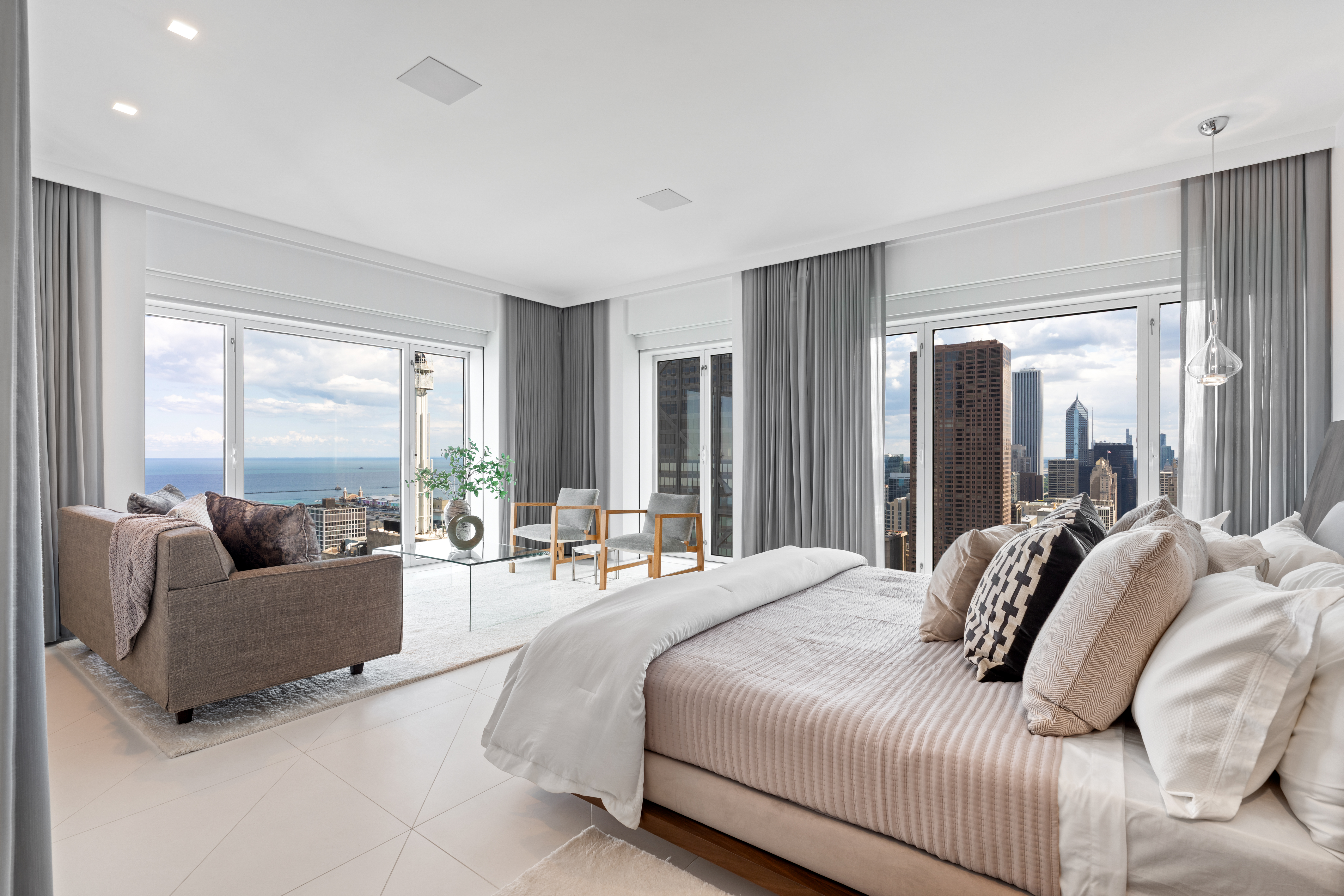 950 N Michigan Avenue Unit# 4605