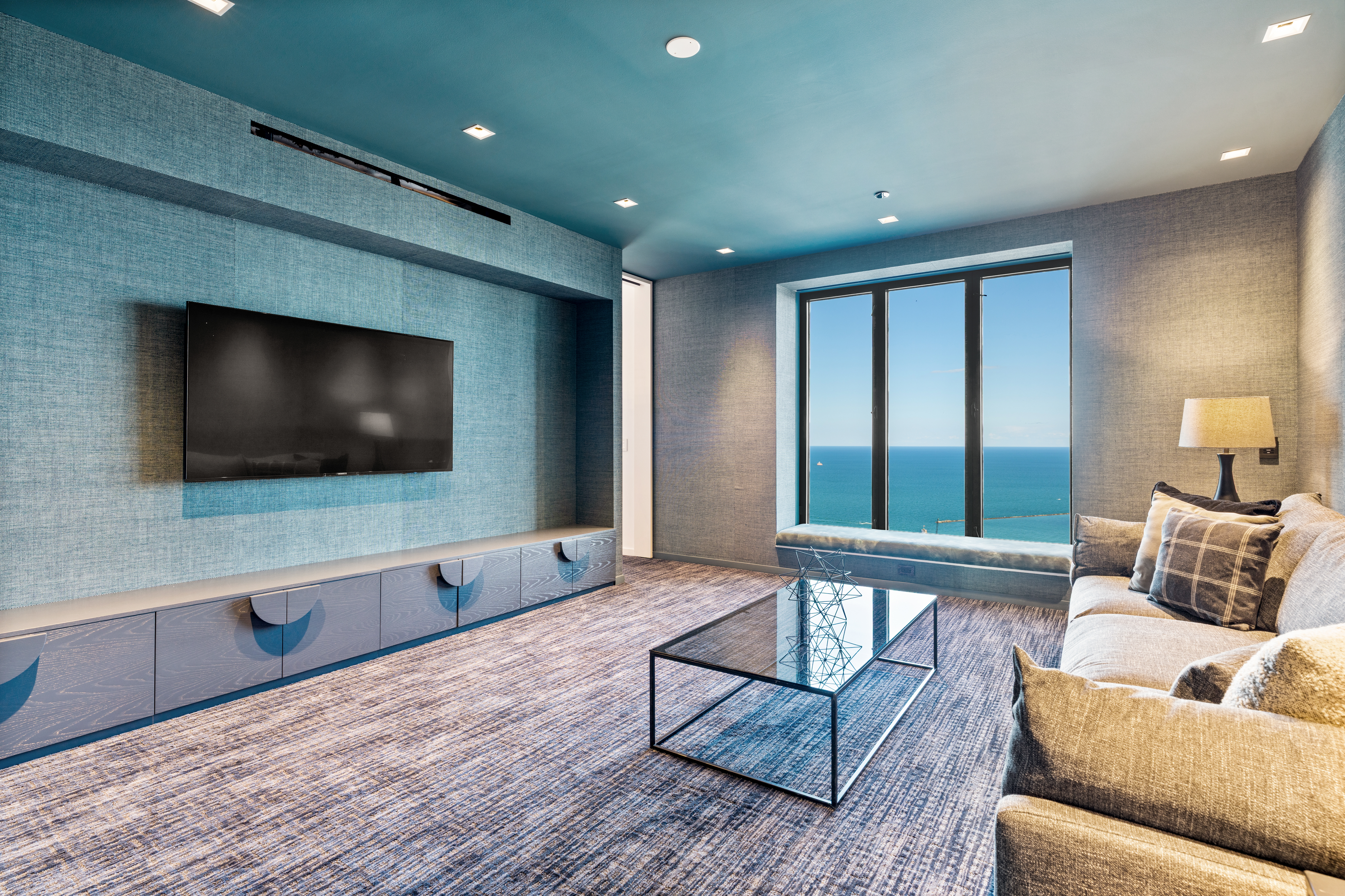 950 N Michigan Avenue Unit# 4605
