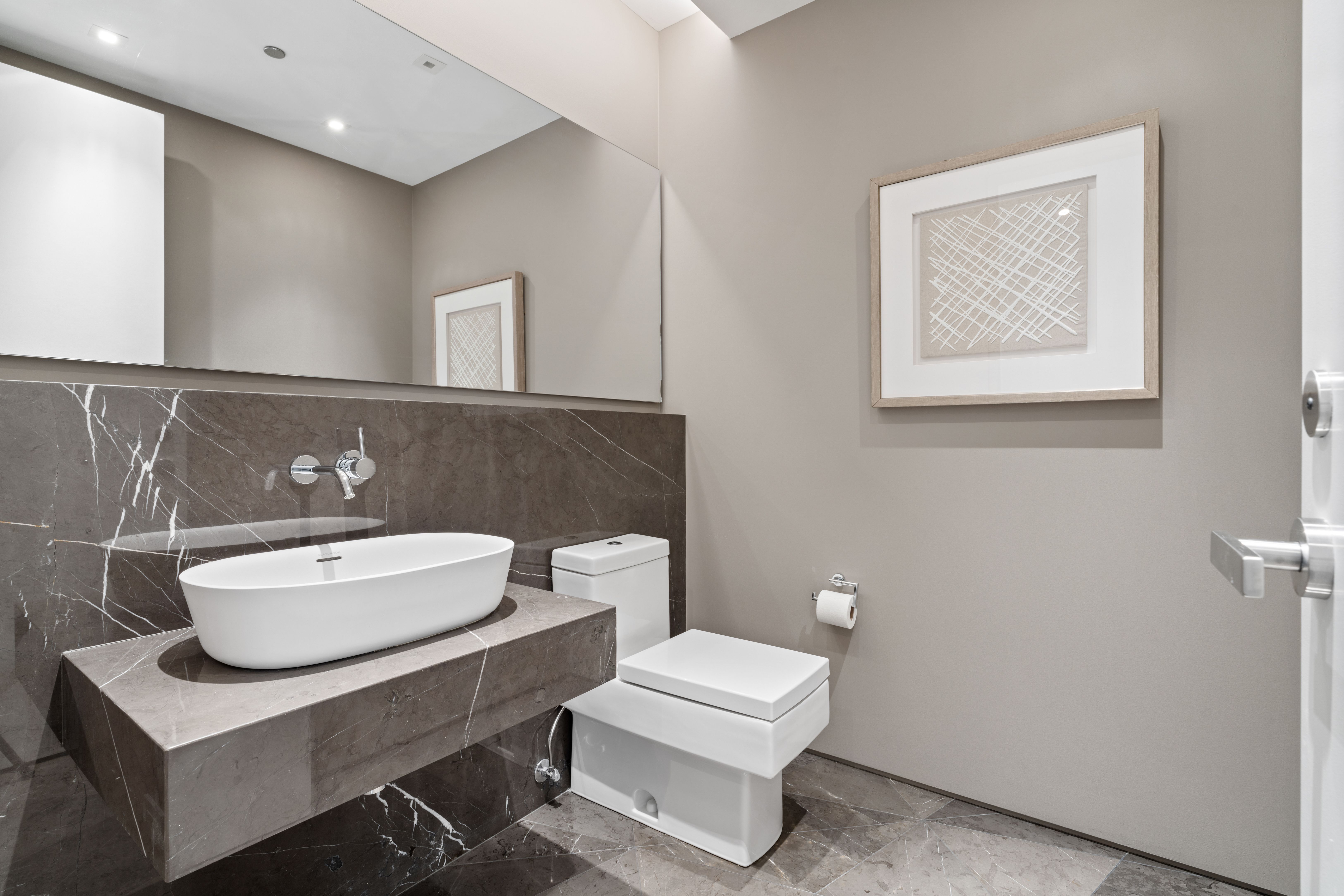 950 N Michigan Avenue Unit# 4605