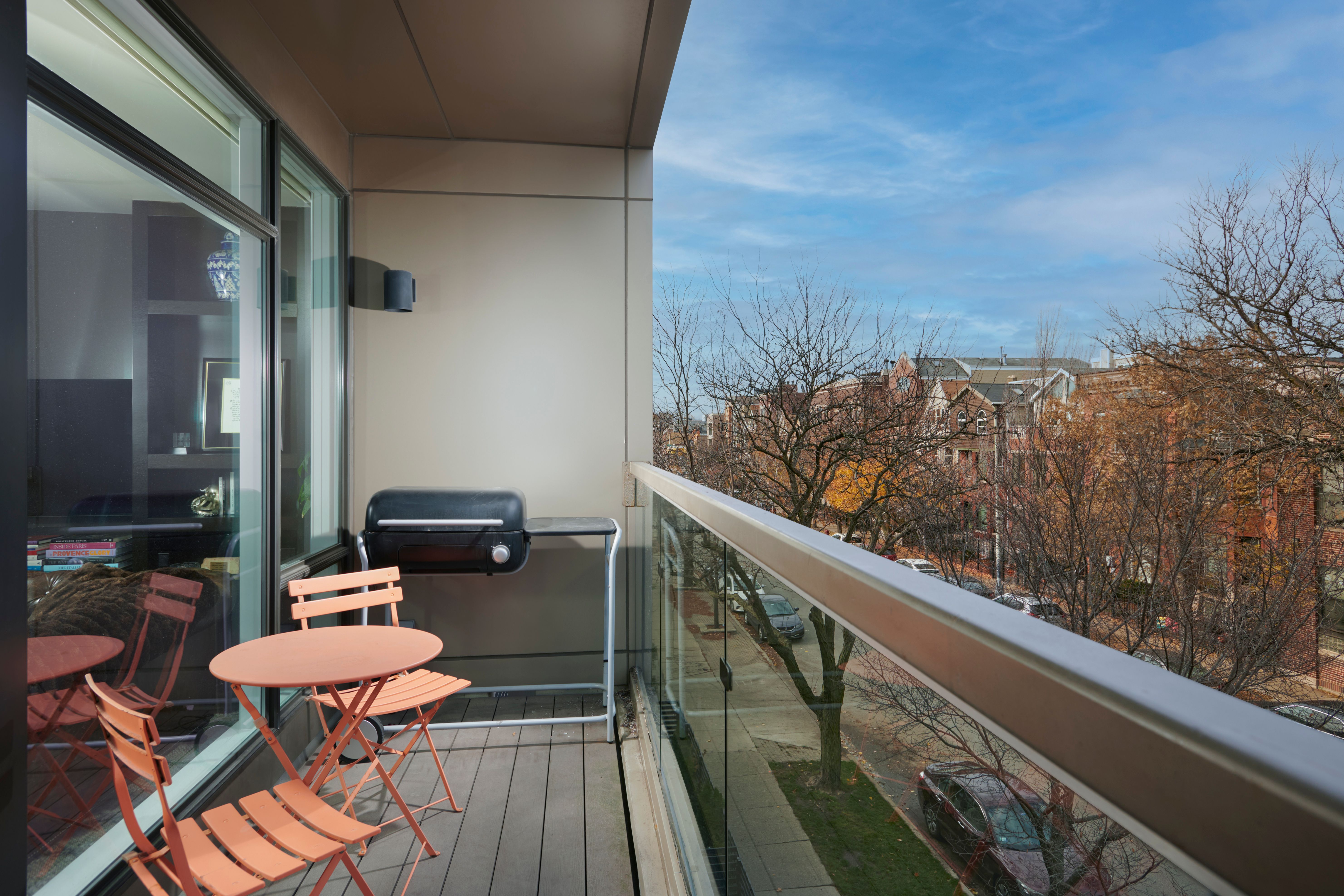 1305 W Diversey Parkway Unit# 2