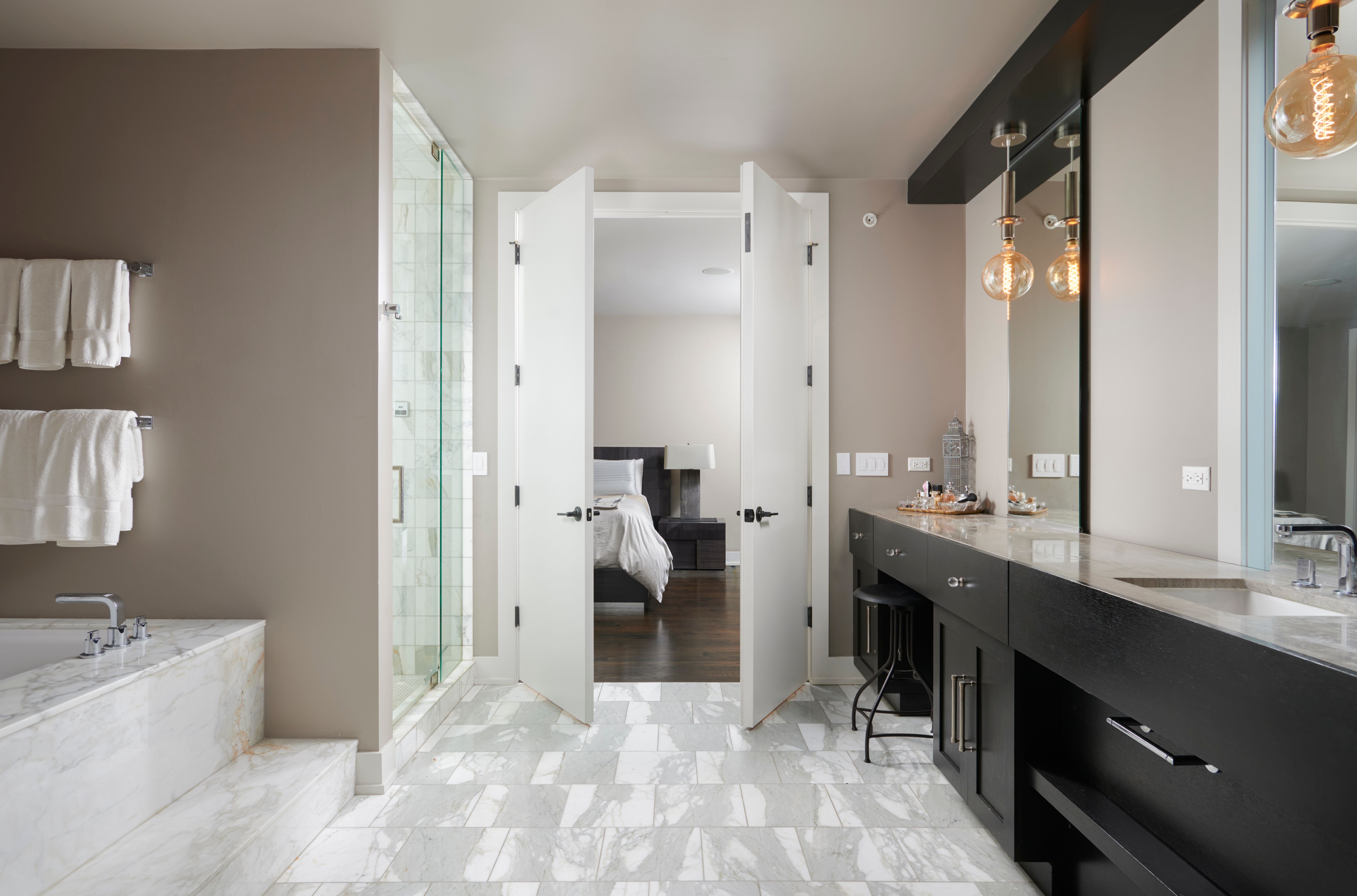 1305 W Diversey Parkway Unit# 2