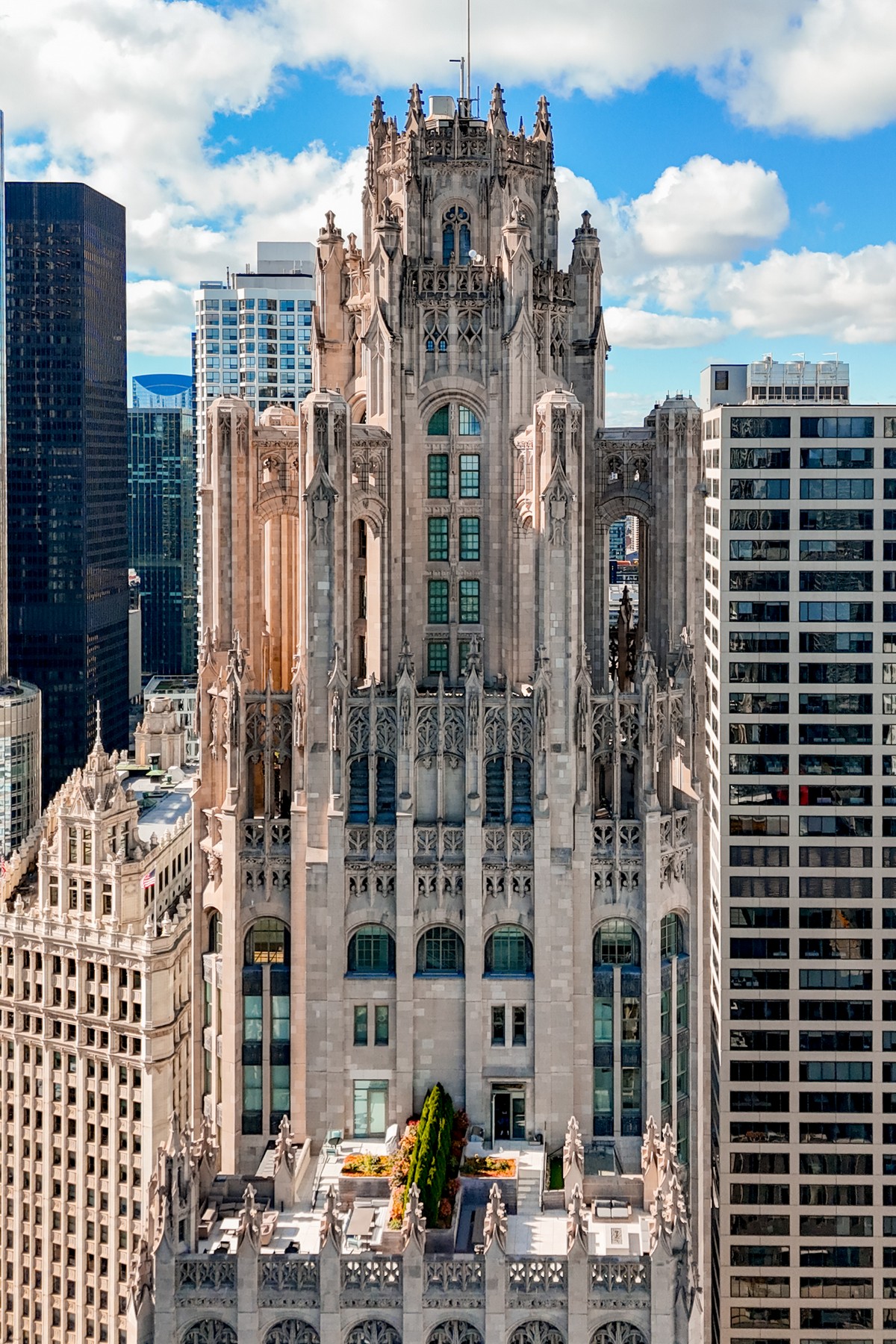 435 N Michigan Avenue Unit# 2203