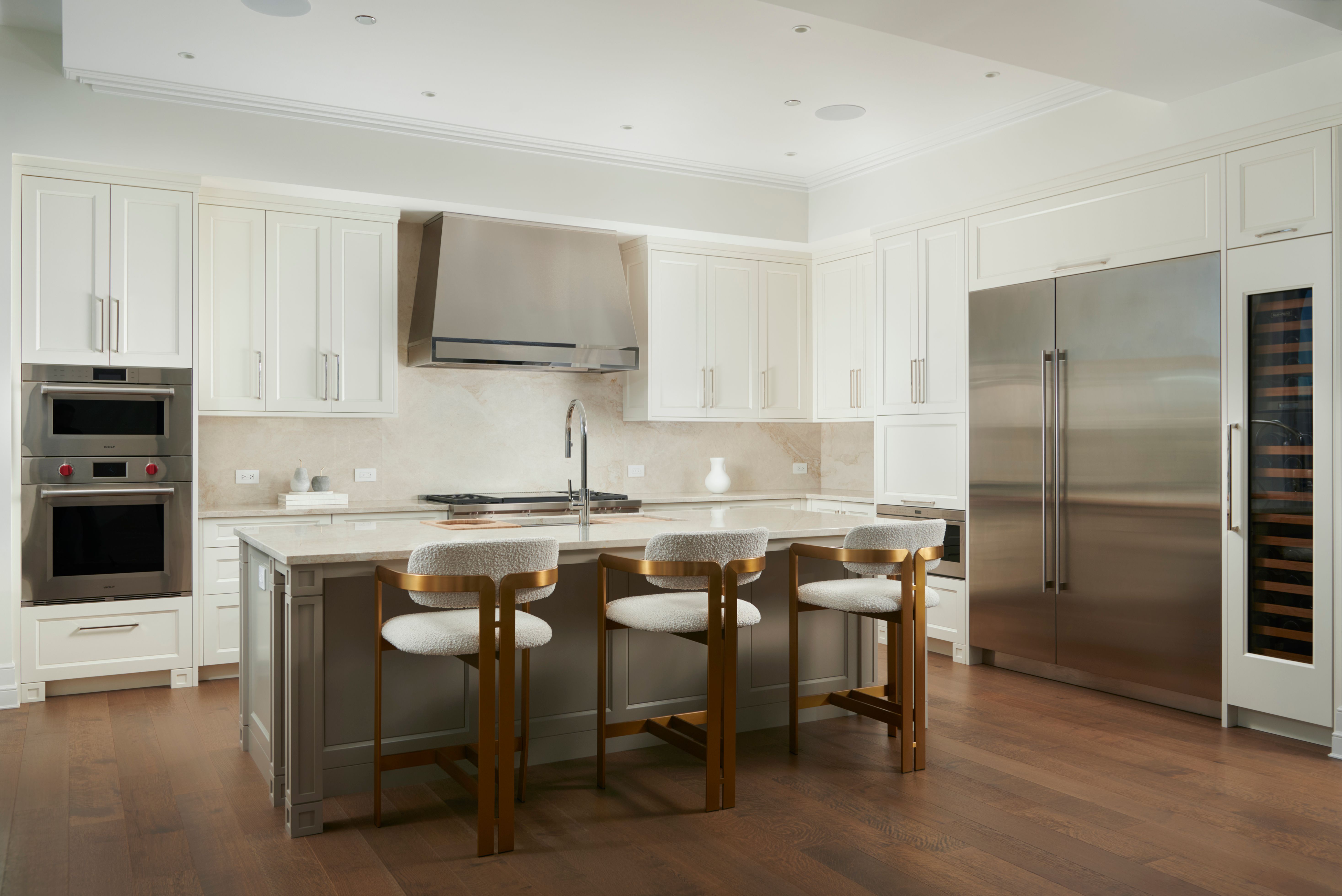435 N Michigan Avenue Unit# 2203