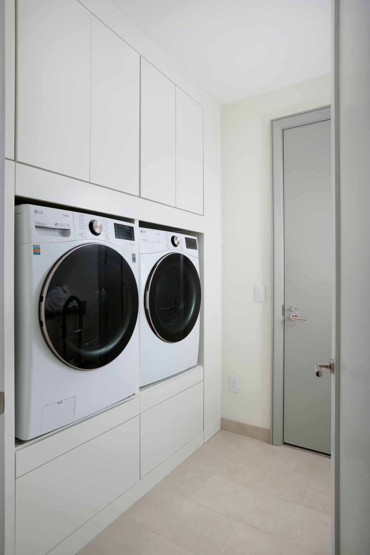 435 N Michigan Avenue Unit# 2203