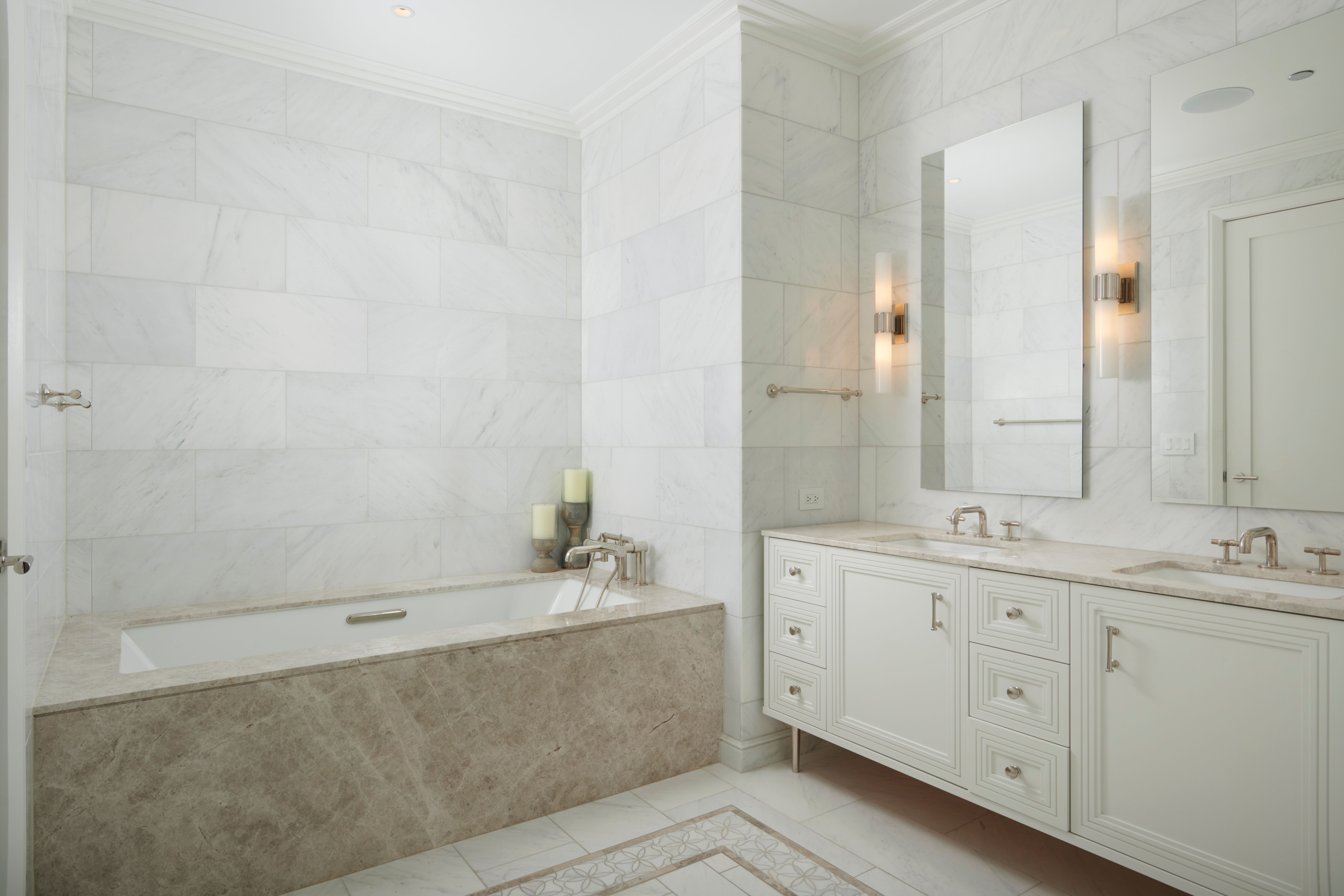 435 N Michigan Avenue Unit# 2203