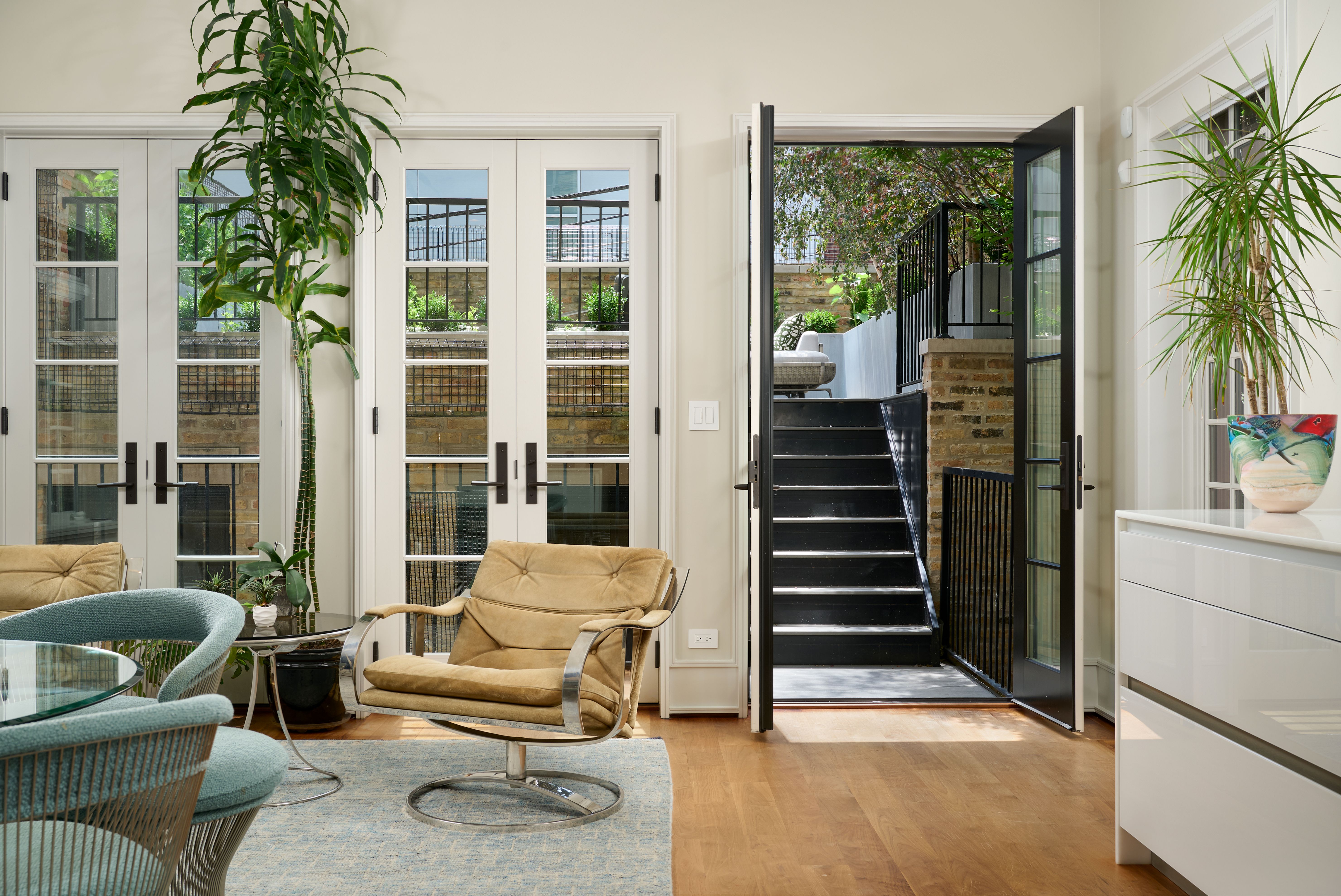 353 W Belden Avenue 