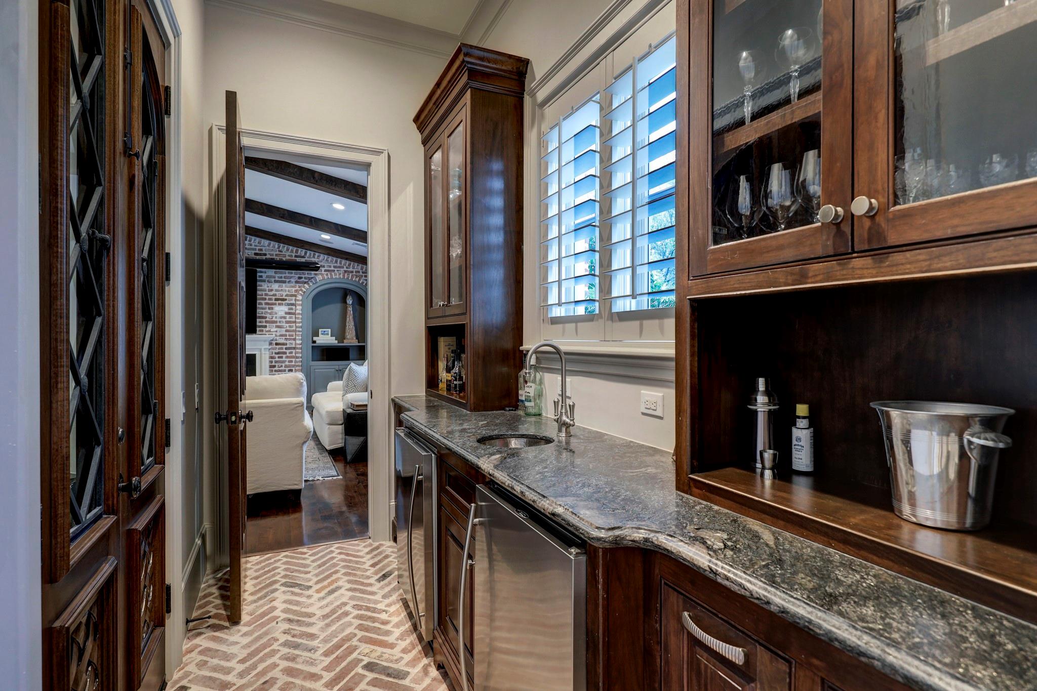 6644 Brompton Road