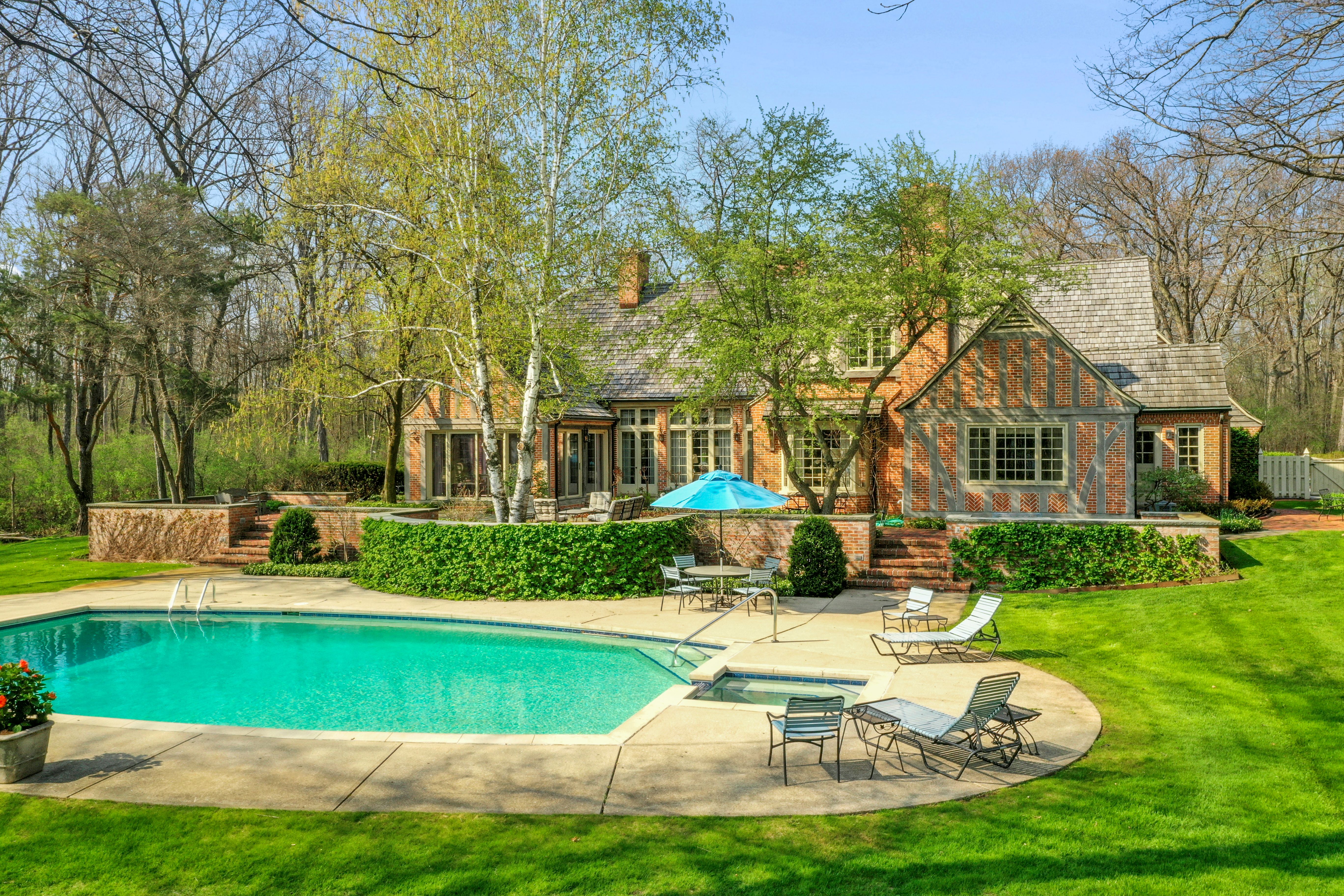 8545 N. River Rd. 