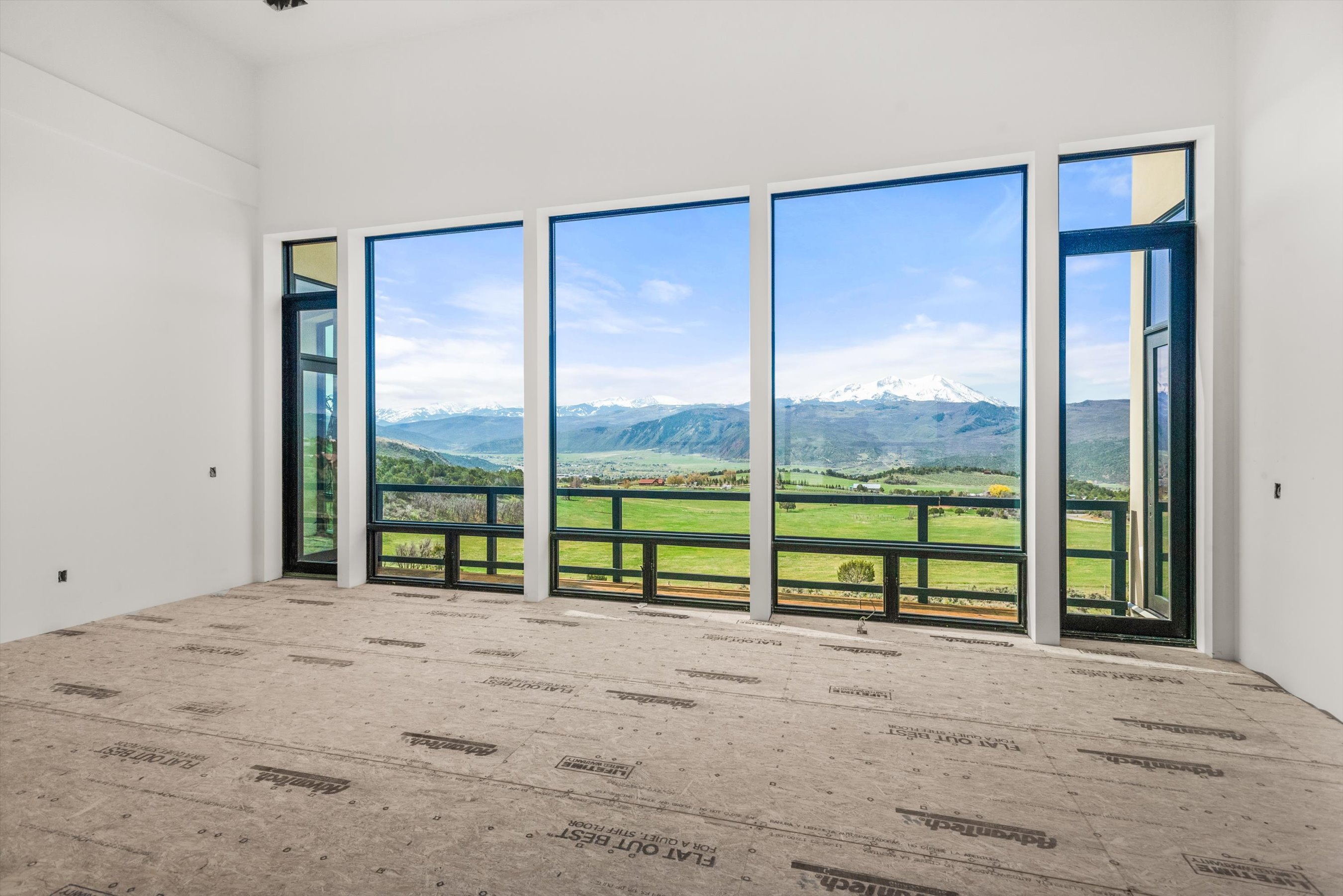 102 Blue Creek Trail 