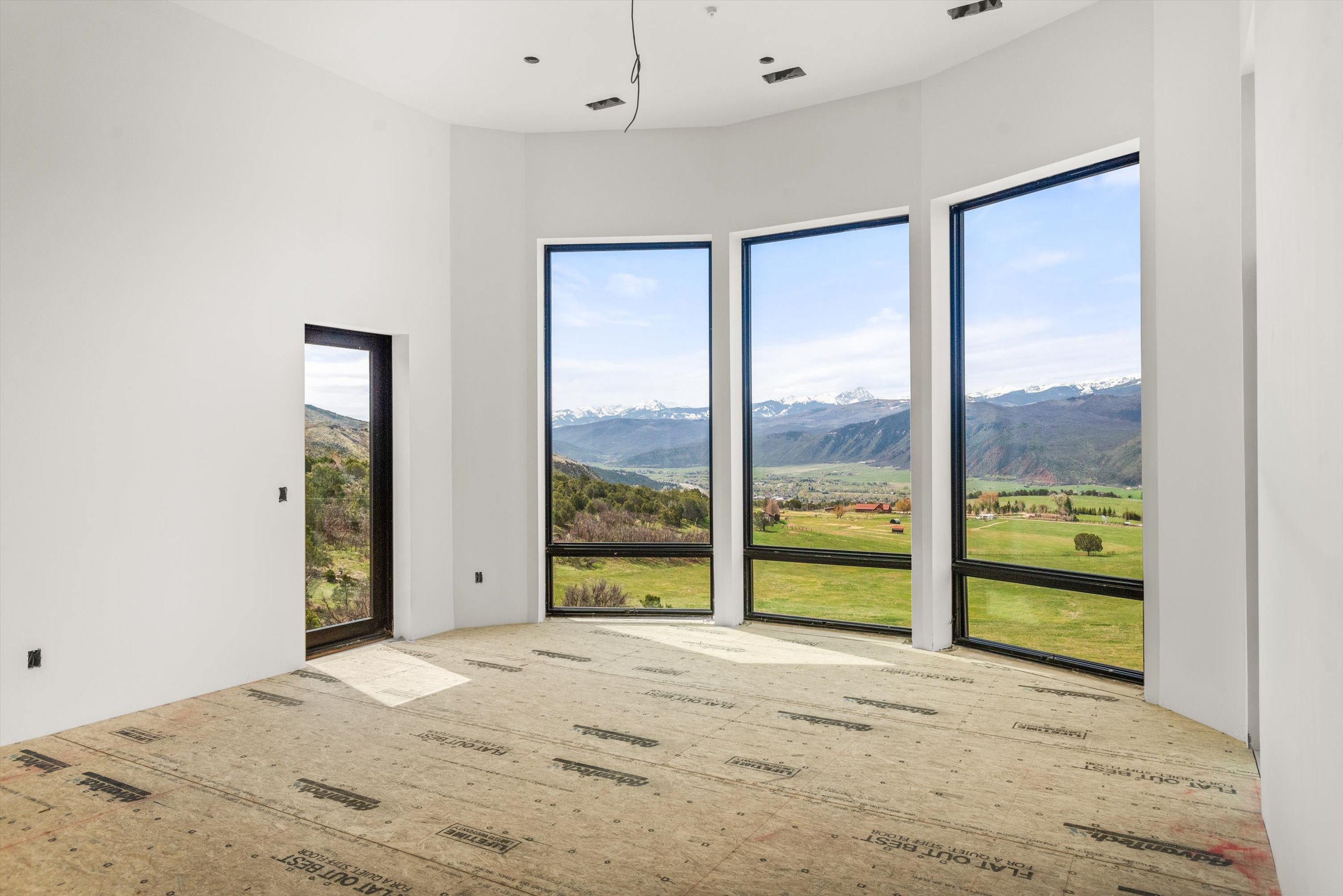 102 Blue Creek Trail 