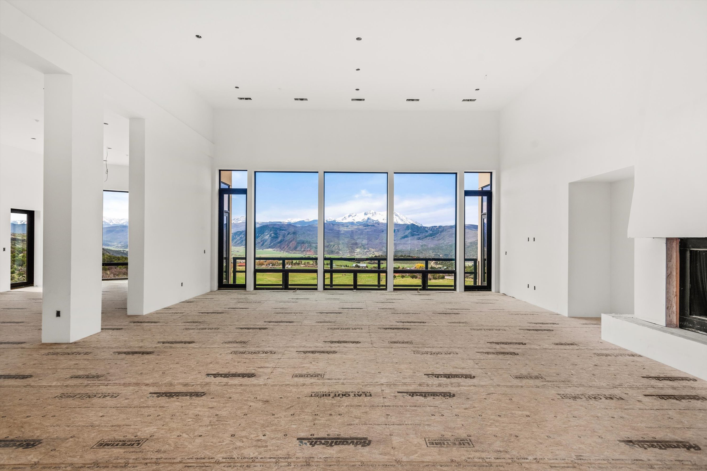 102 Blue Creek Trail 