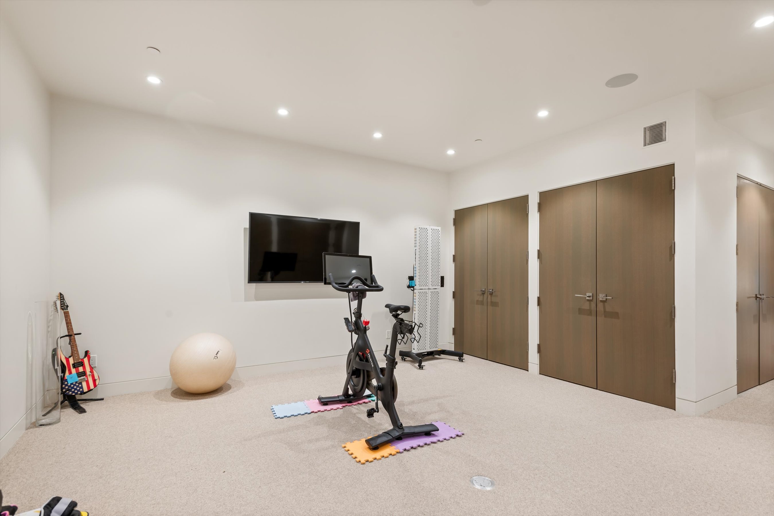 1481 Sierra Vista Drive 