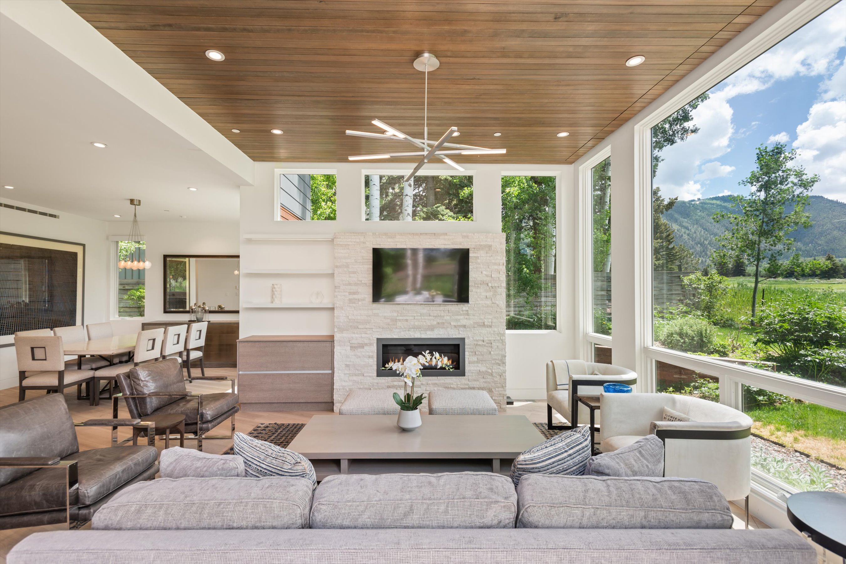 1481 Sierra Vista Drive 