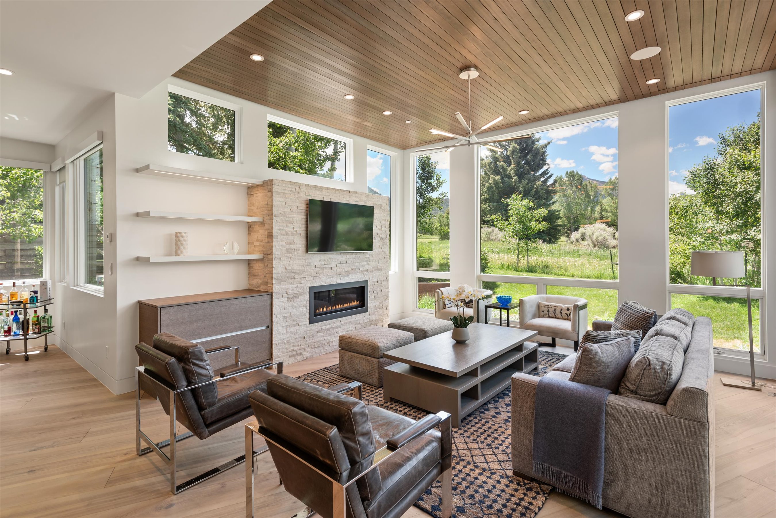 1481 Sierra Vista Drive 