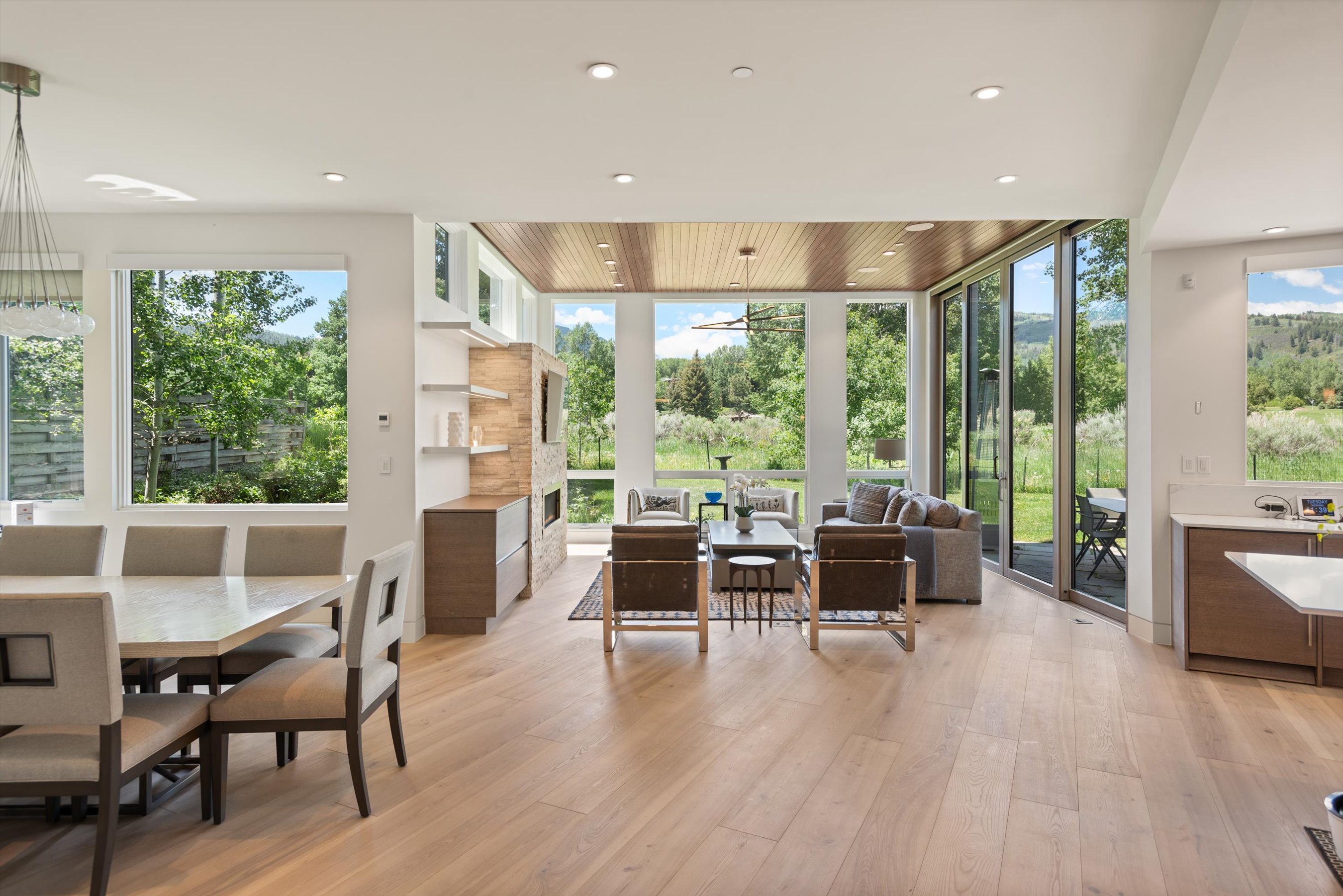 1481 Sierra Vista Drive 