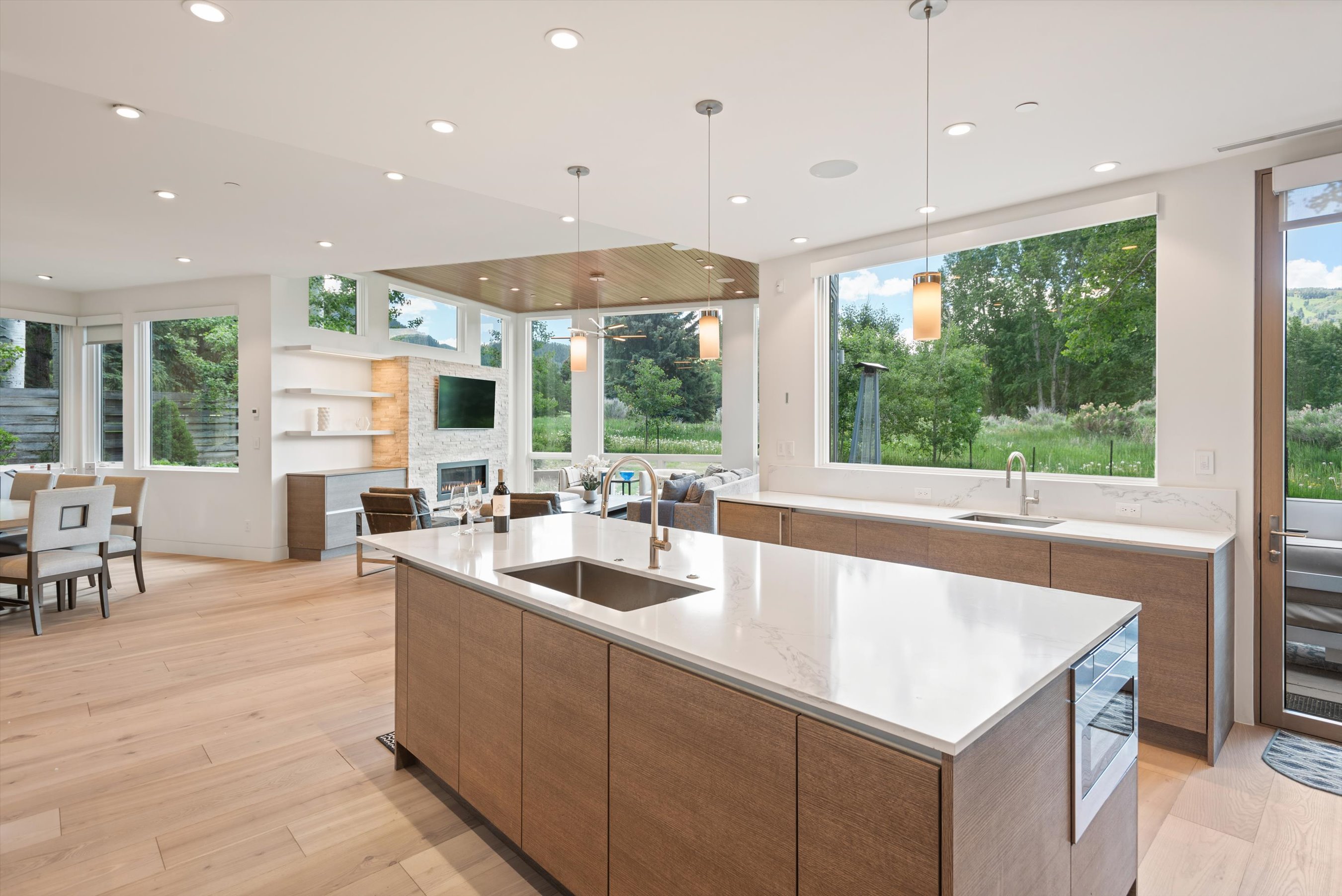 1481 Sierra Vista Drive 