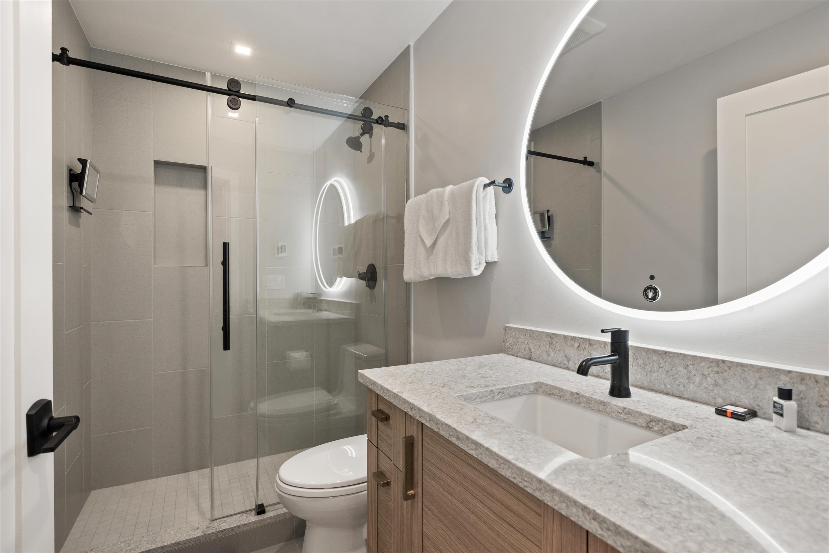 400 Wood Road H-2212