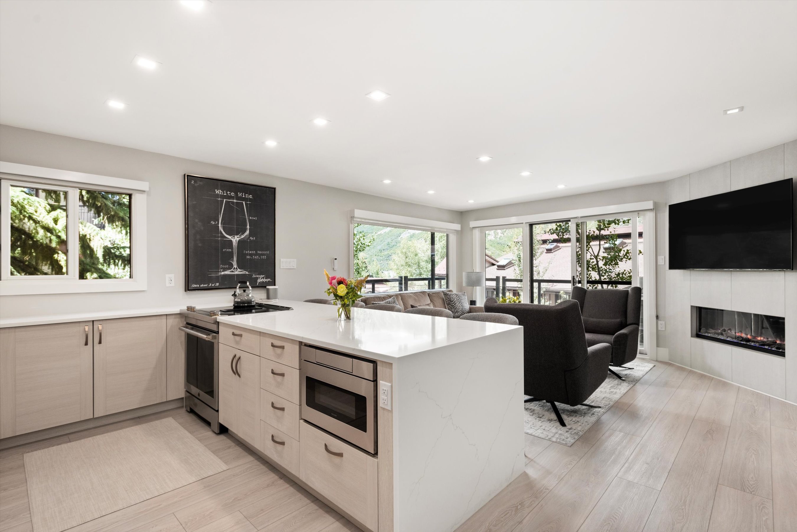 400 Wood Road H-2212