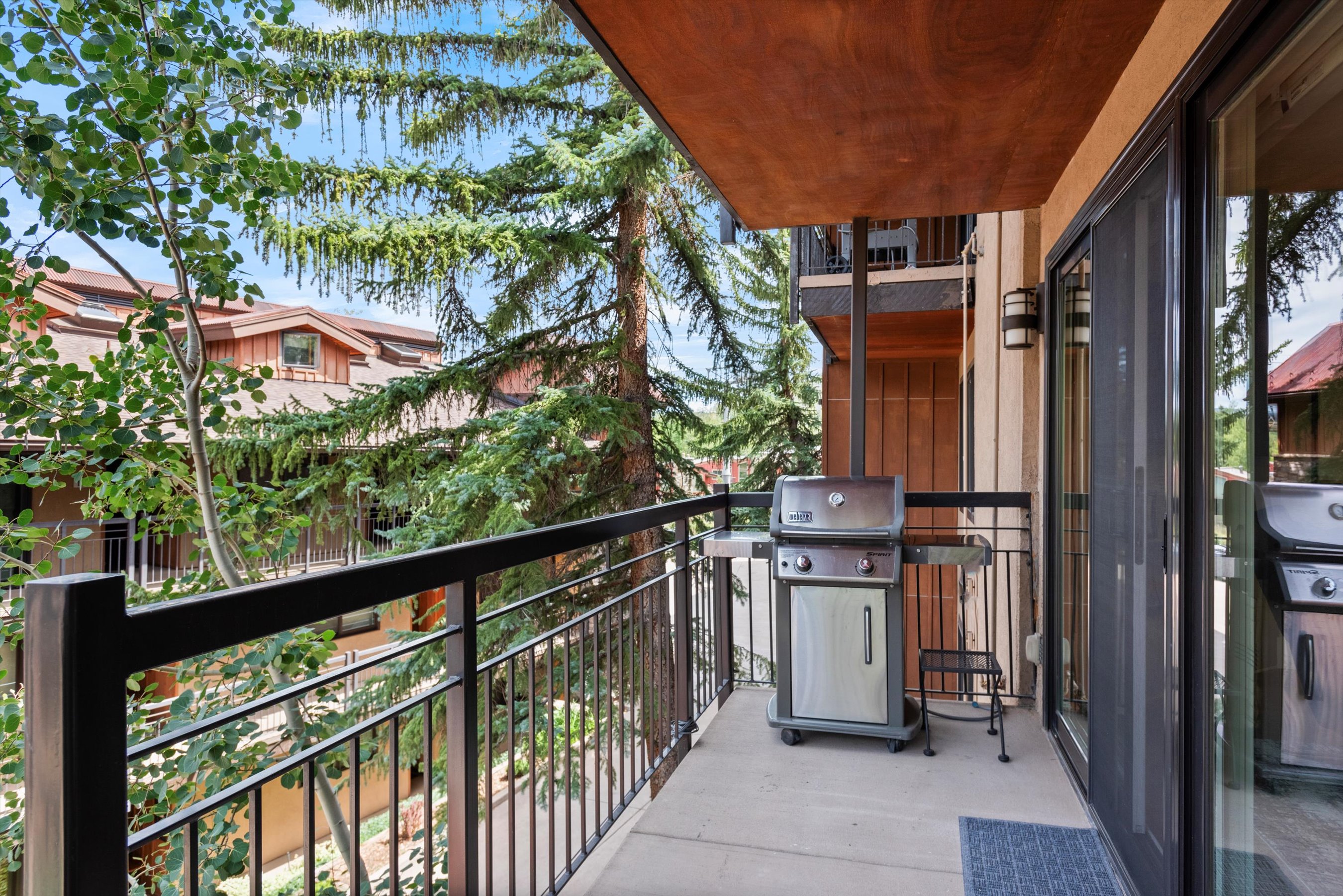 400 Wood Road H-2212