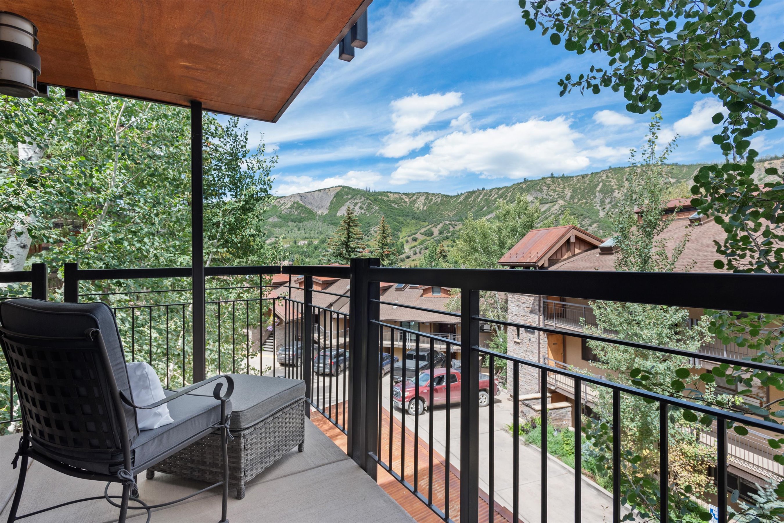 400 Wood Road H-2212