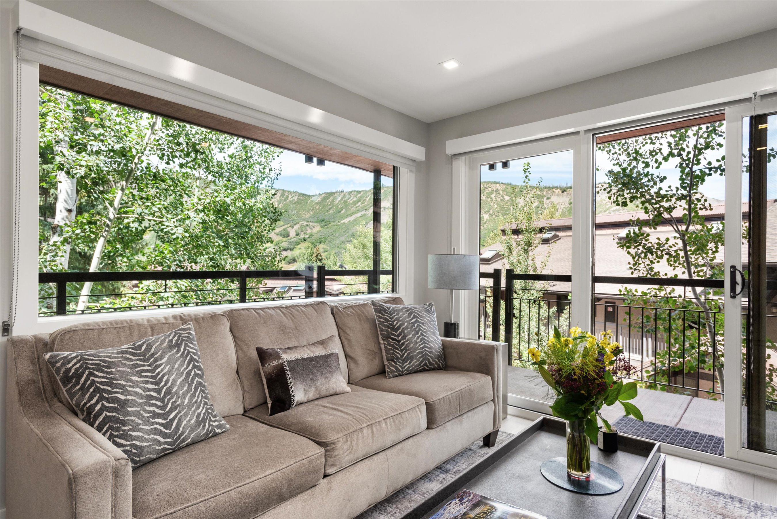 400 Wood Road H-2212