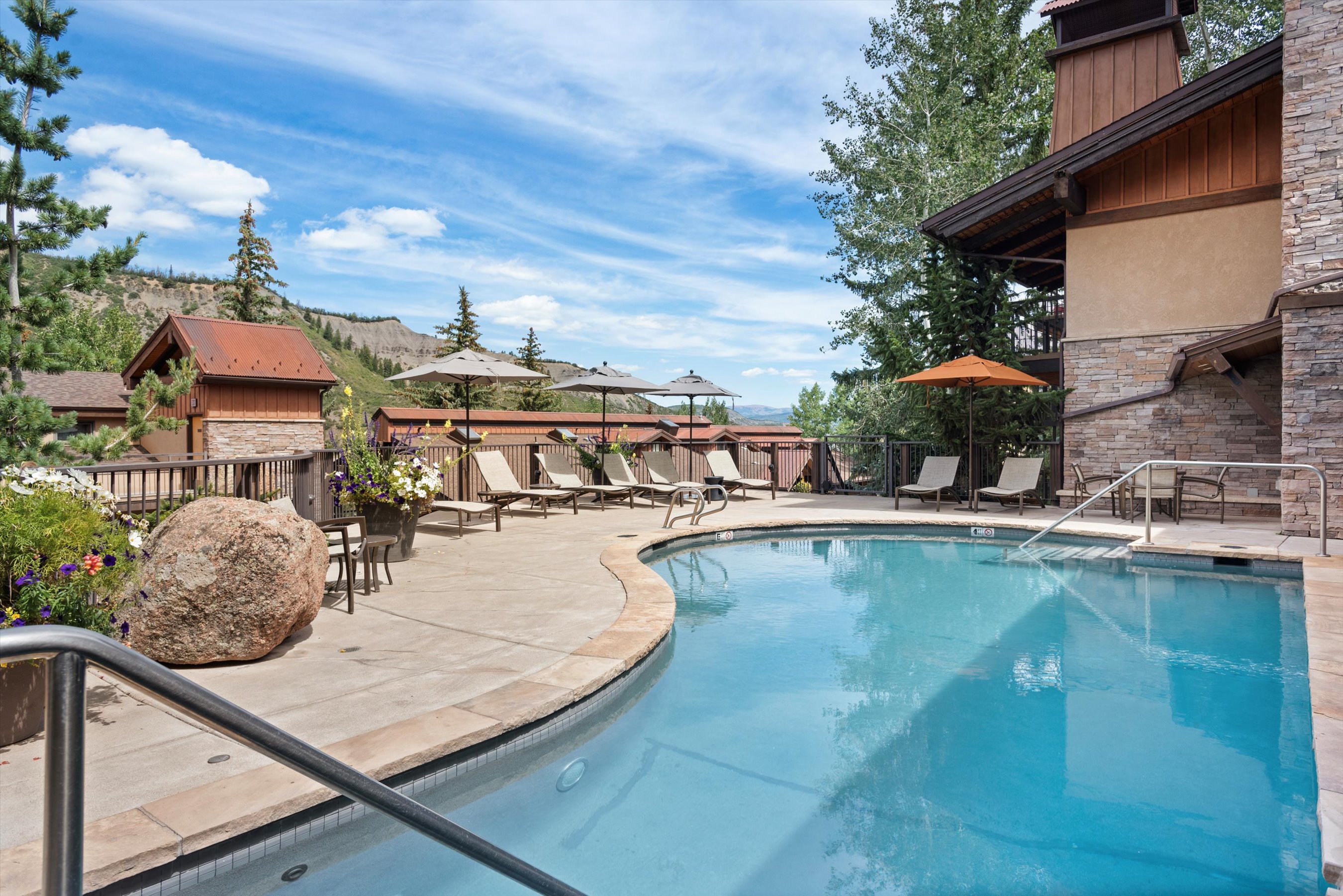 400 Wood Road H-2212