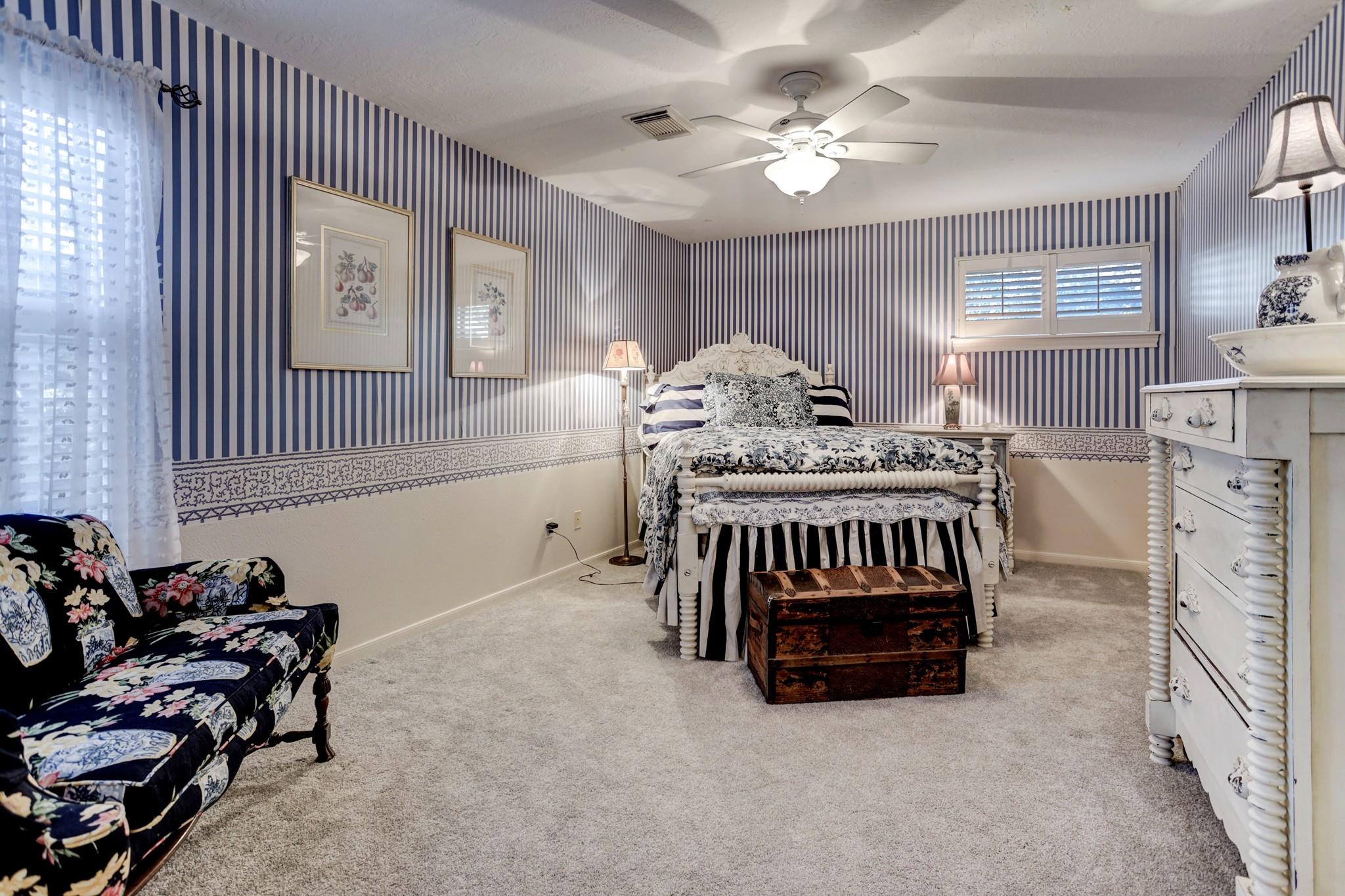 919 Oak Parkway Drive