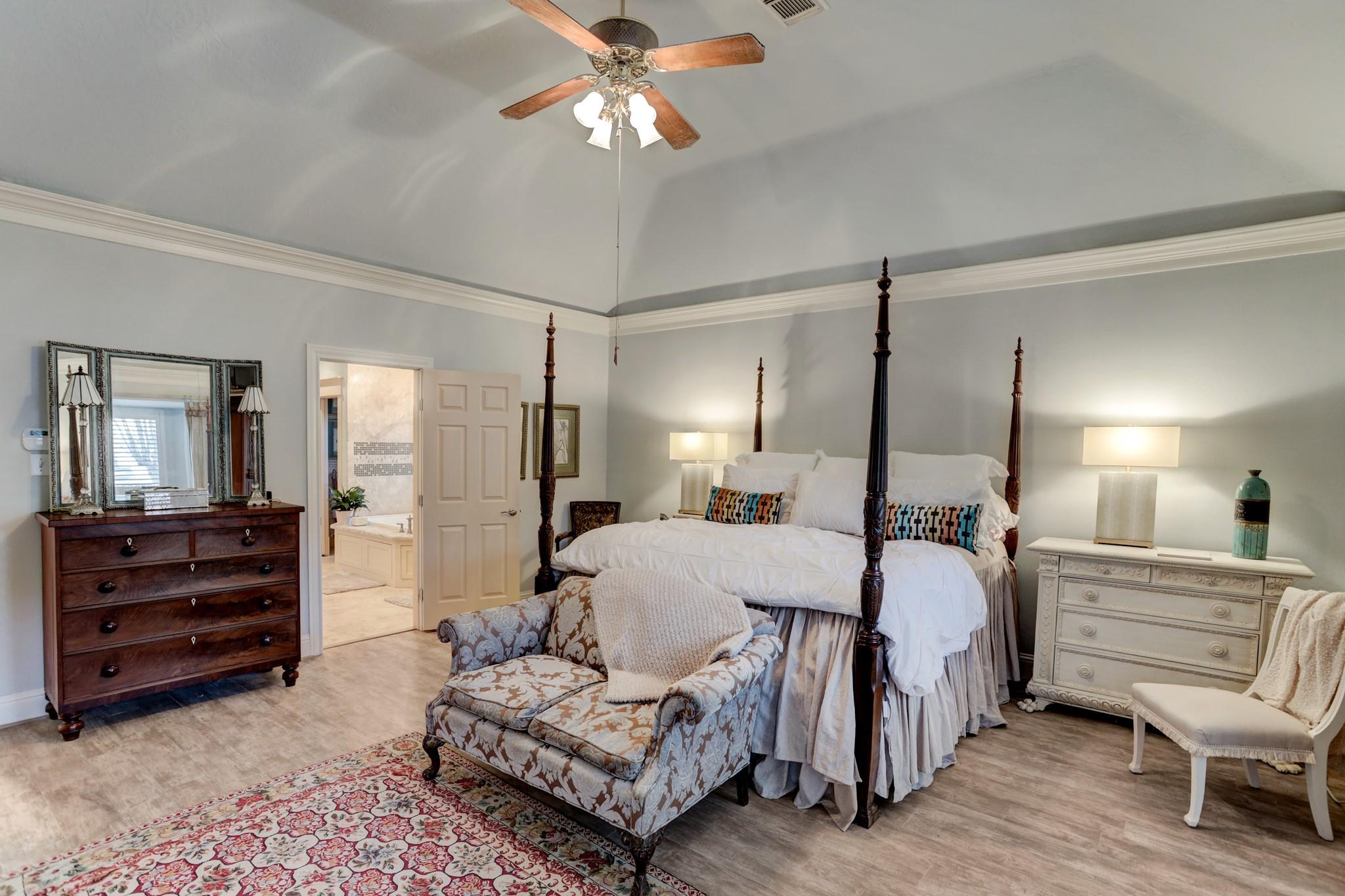 919 Oak Parkway Drive