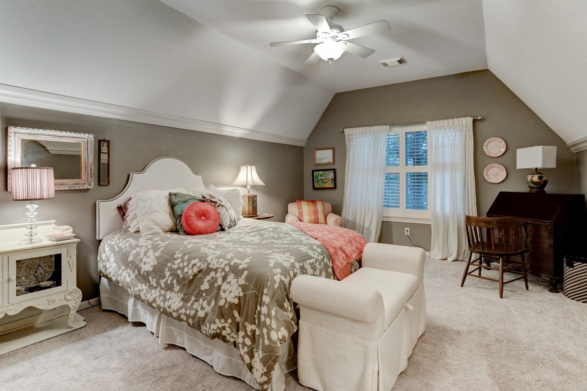 919 Oak Parkway Drive