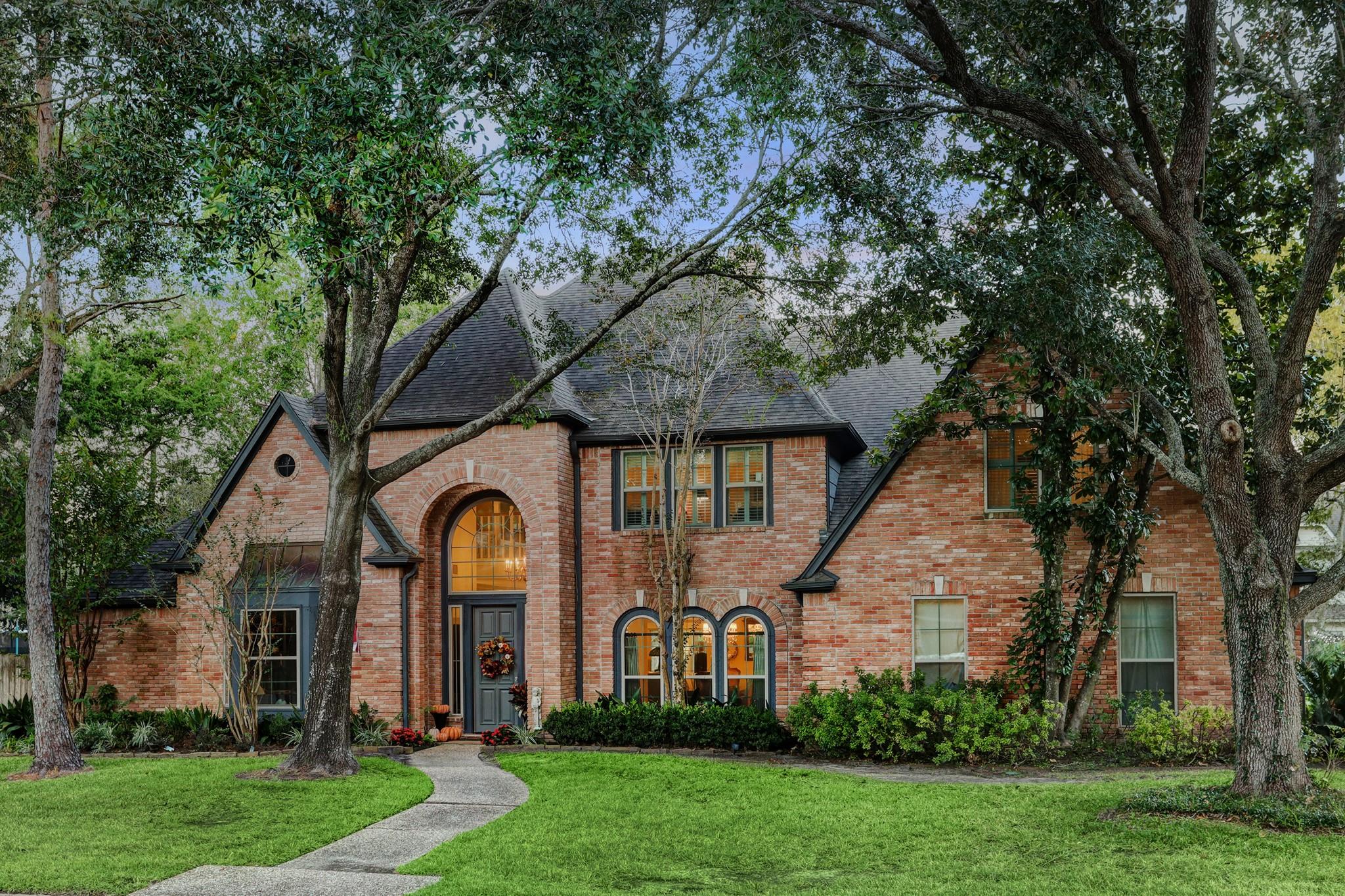919 Oak Parkway Drive