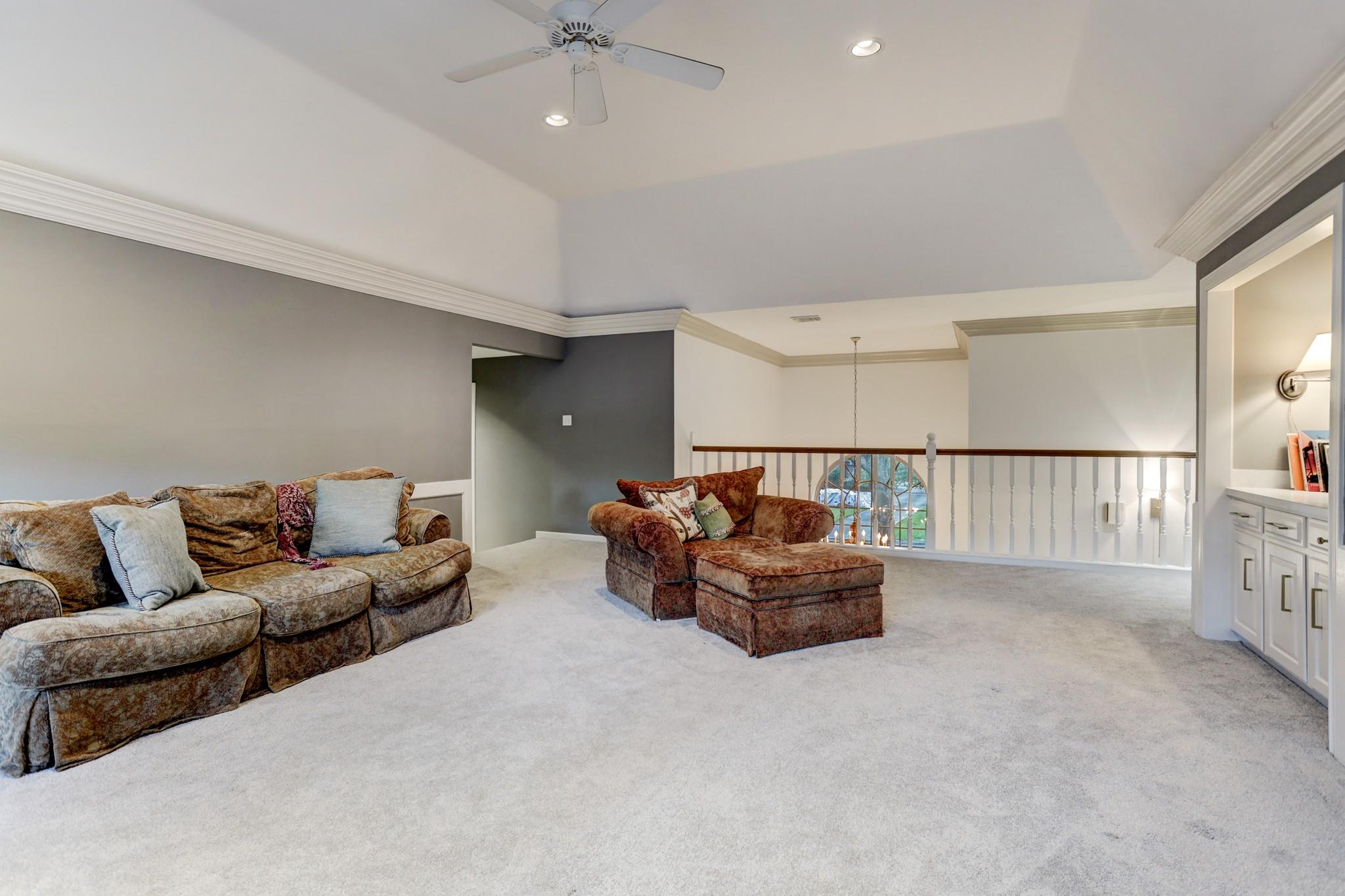 919 Oak Parkway Drive