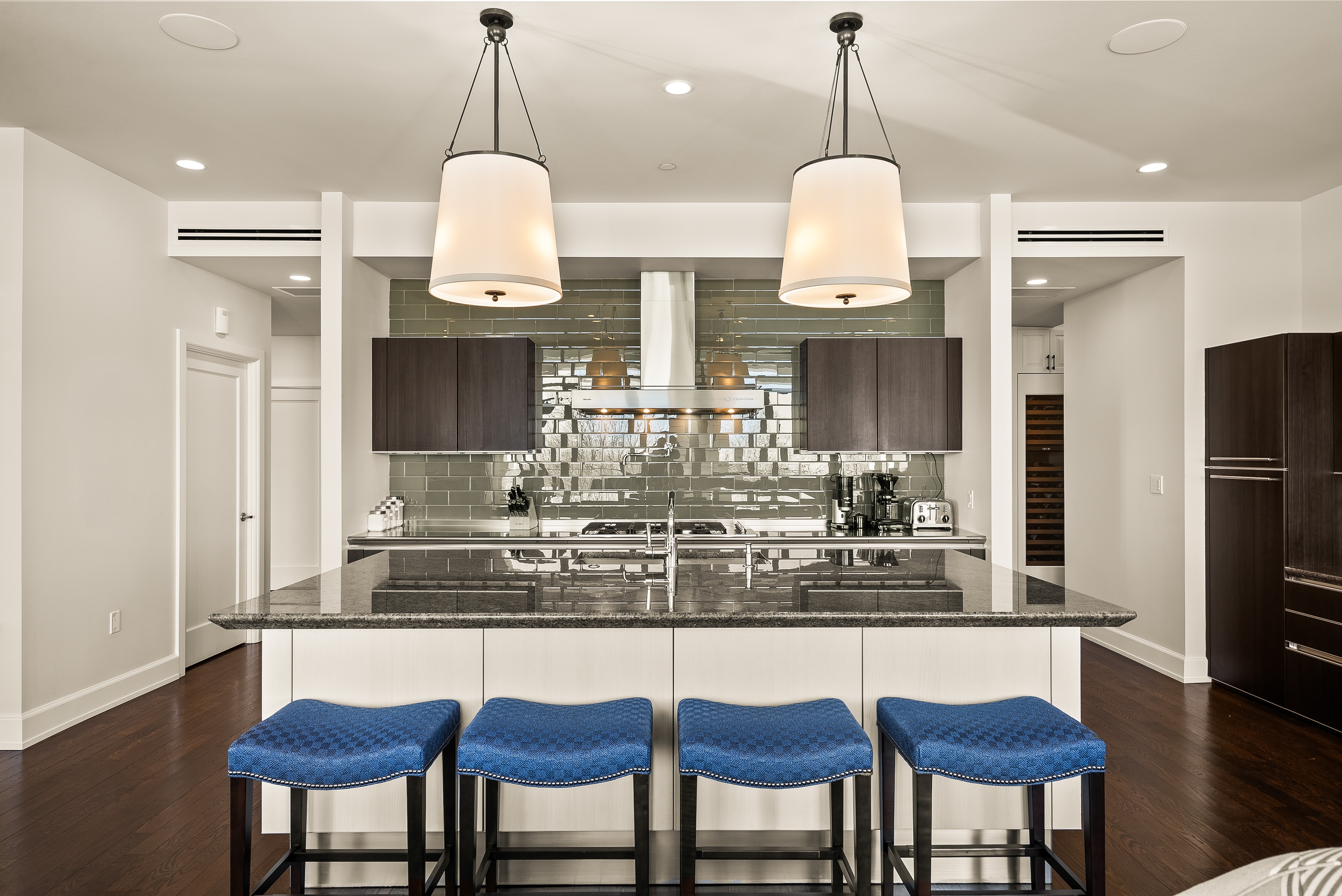 825 N. Prospect Ave. Unit 401