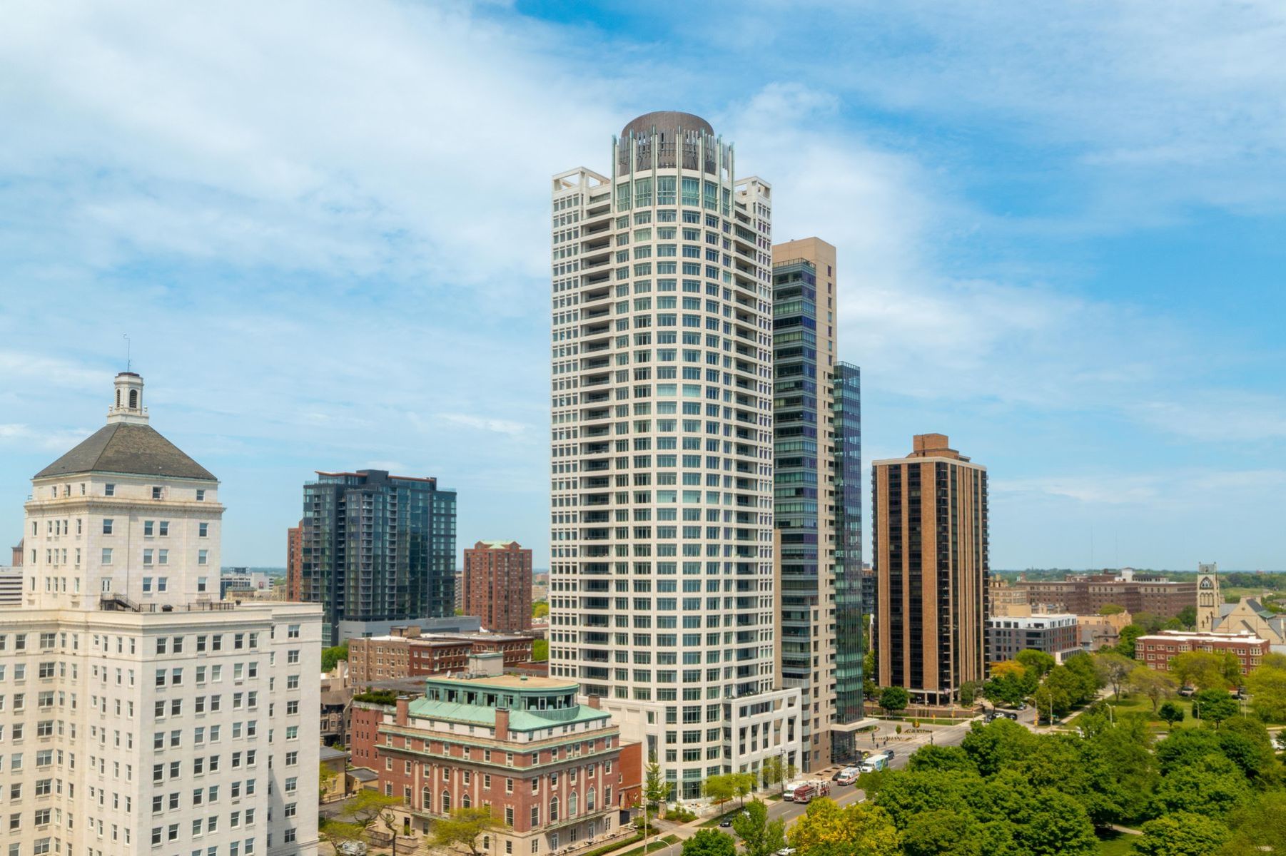 825 N. Prospect Ave. Unit 401