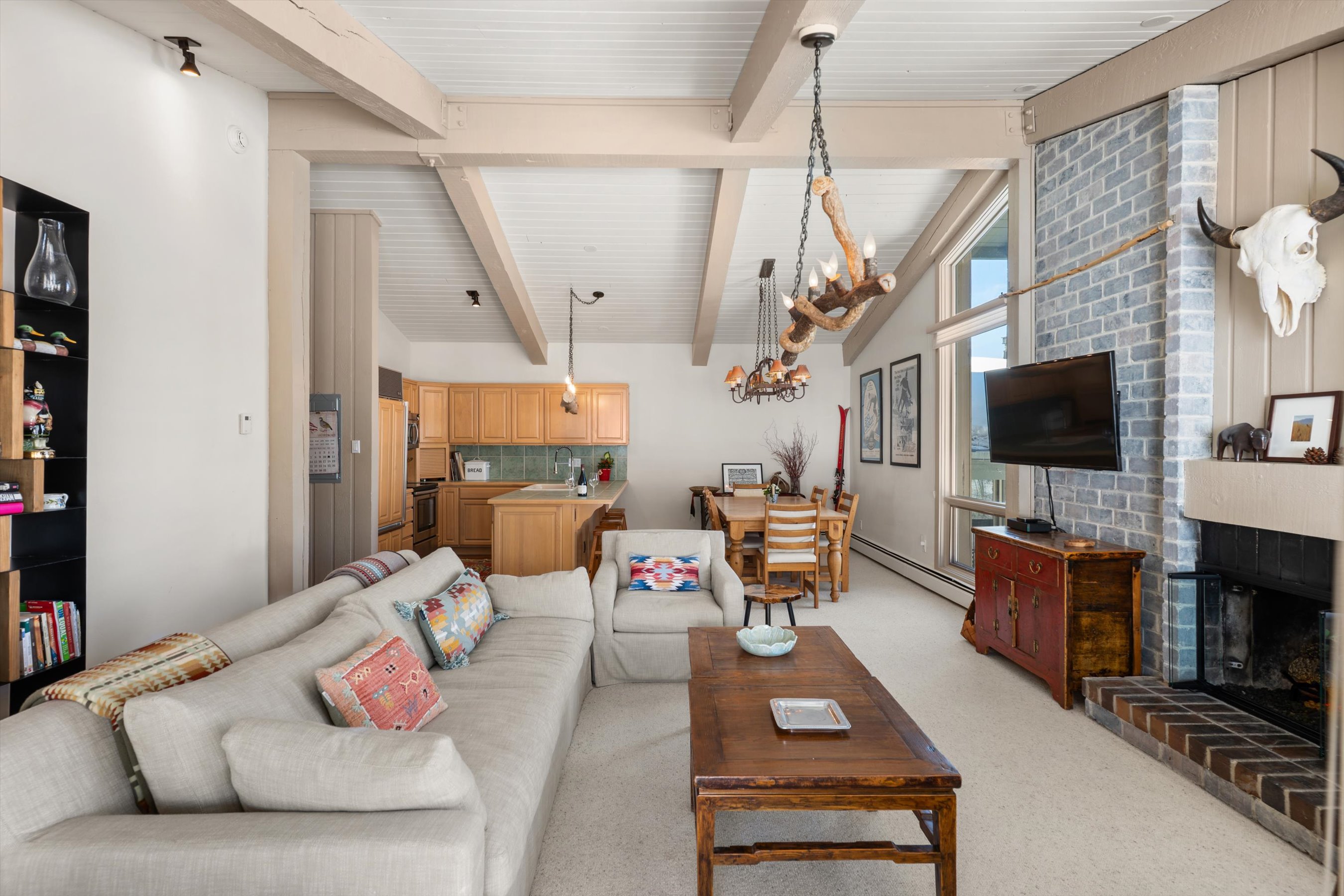 855 Carriage Way Unit 303 