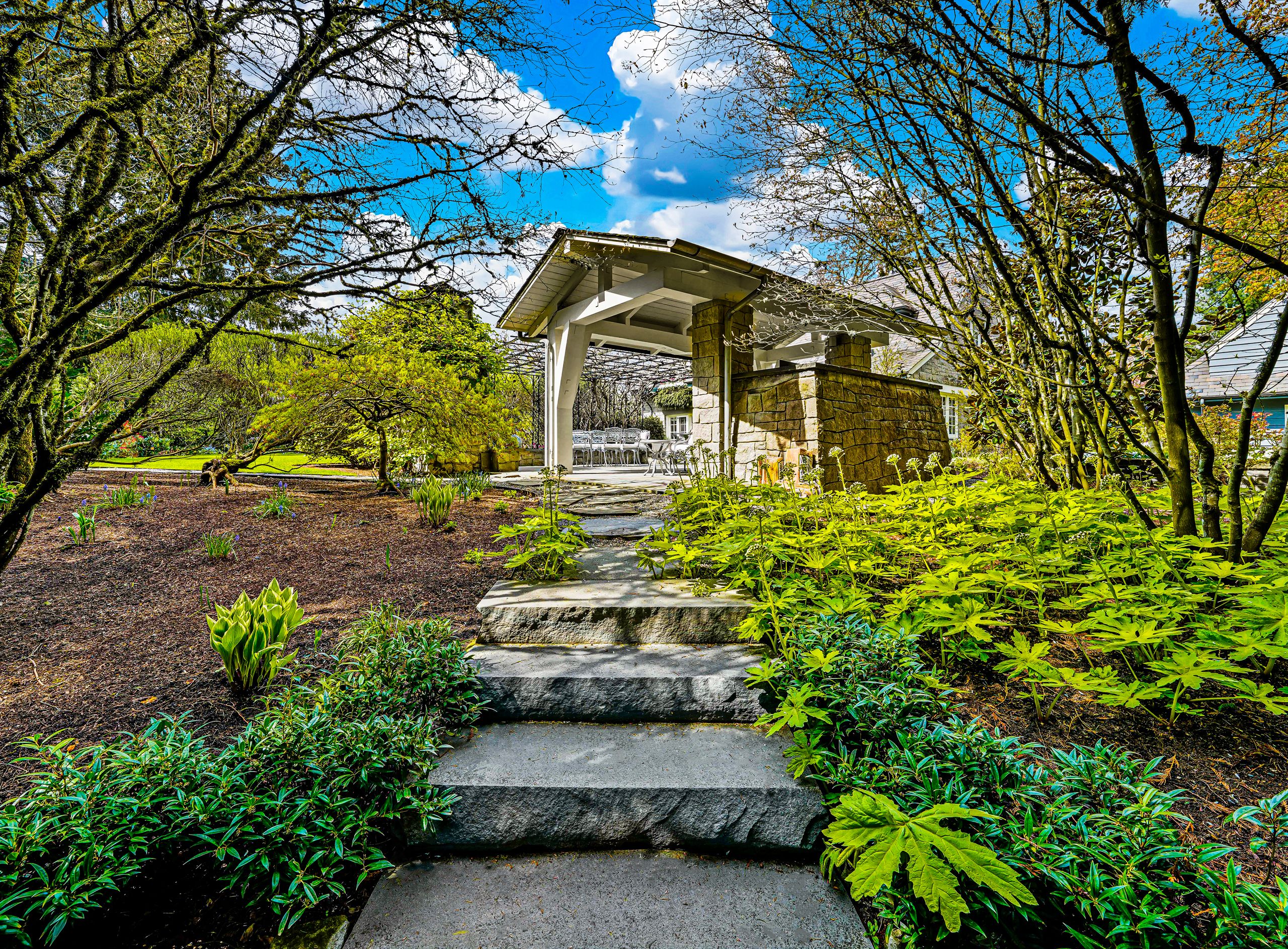 8106 Overlake Dr W