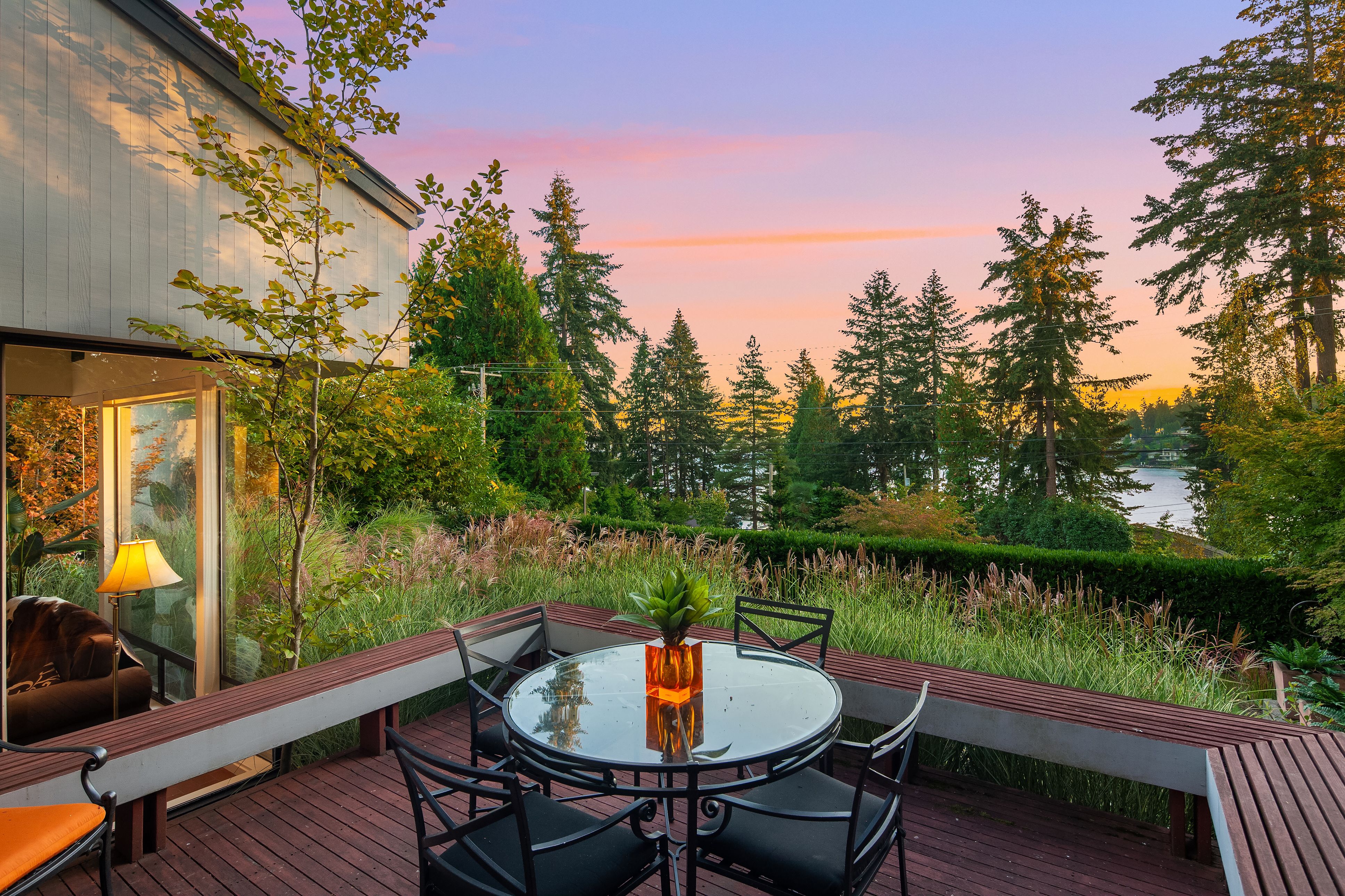 11 94th Ave NE