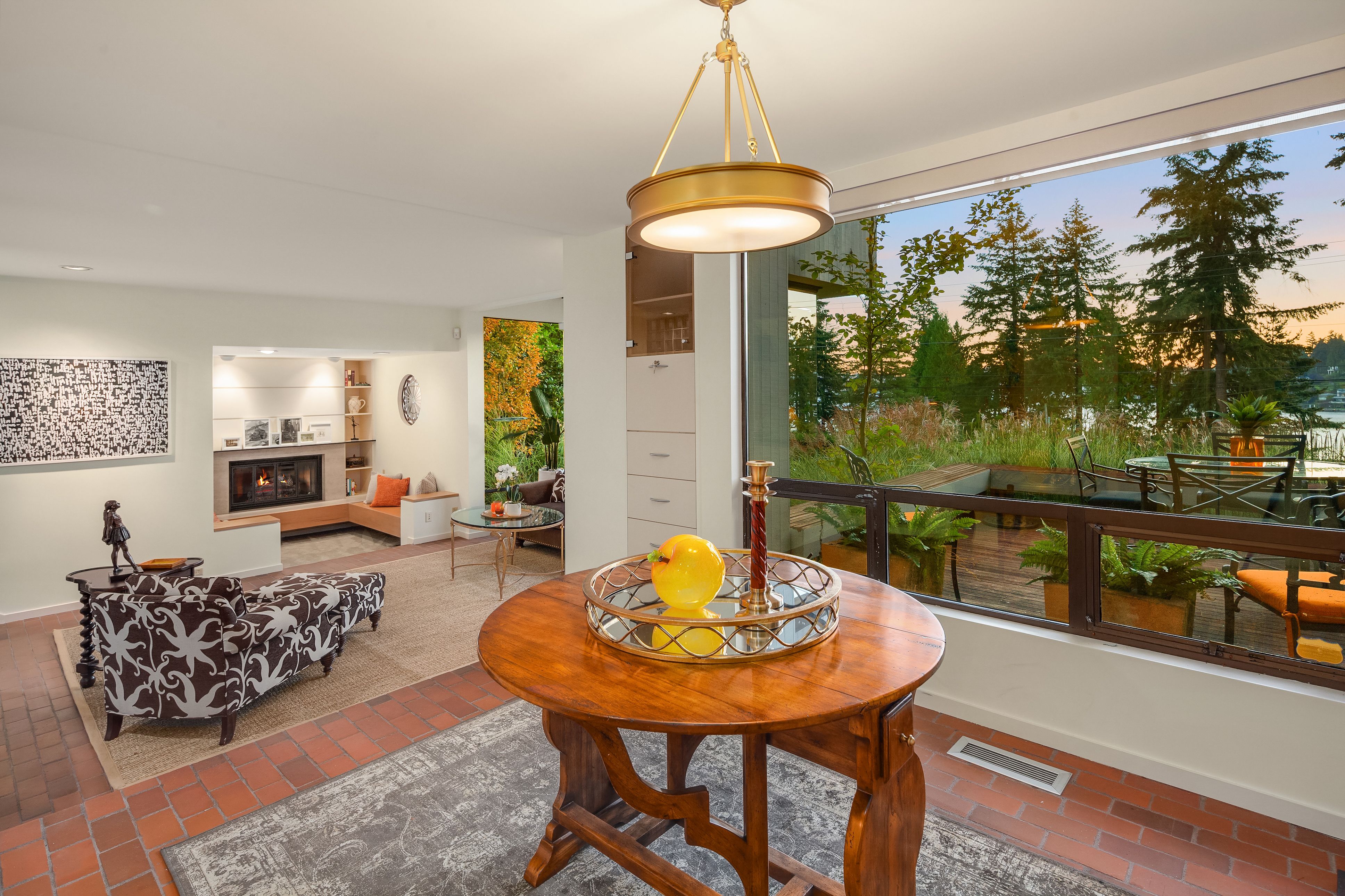 11 94th Ave NE