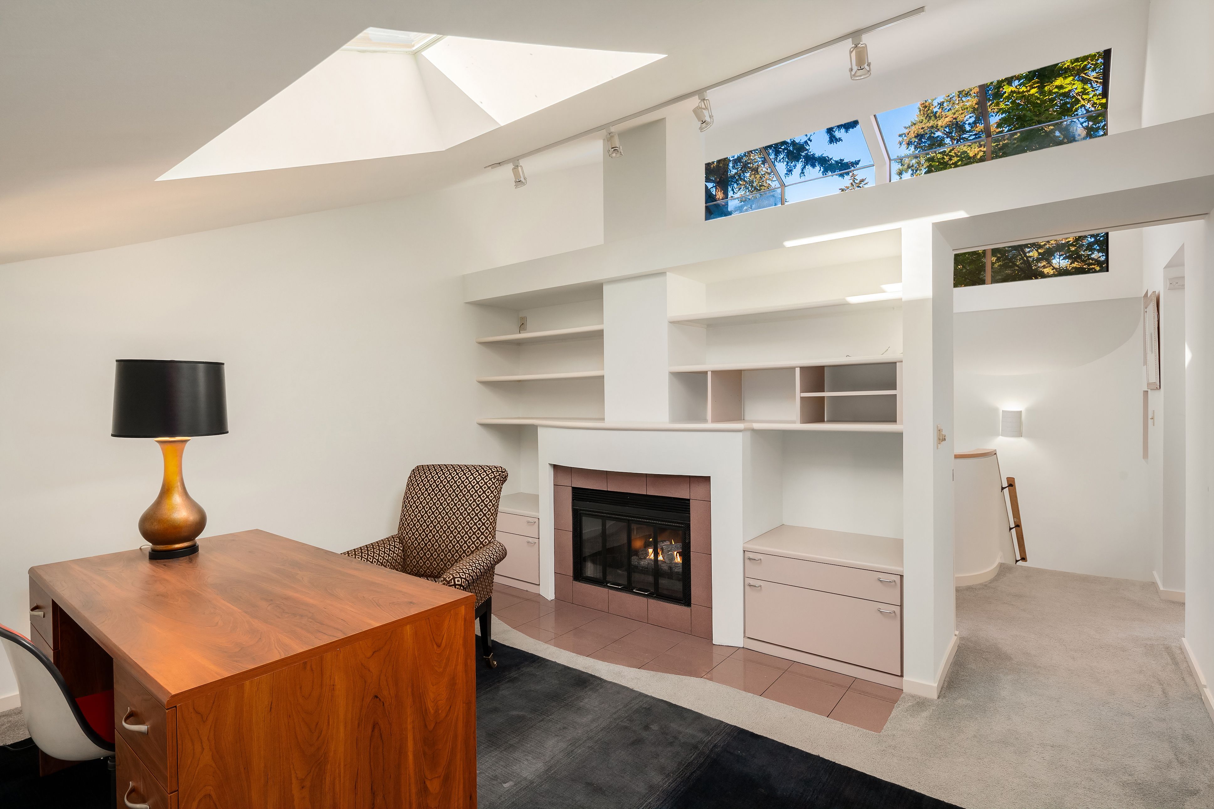 11 94th Ave NE