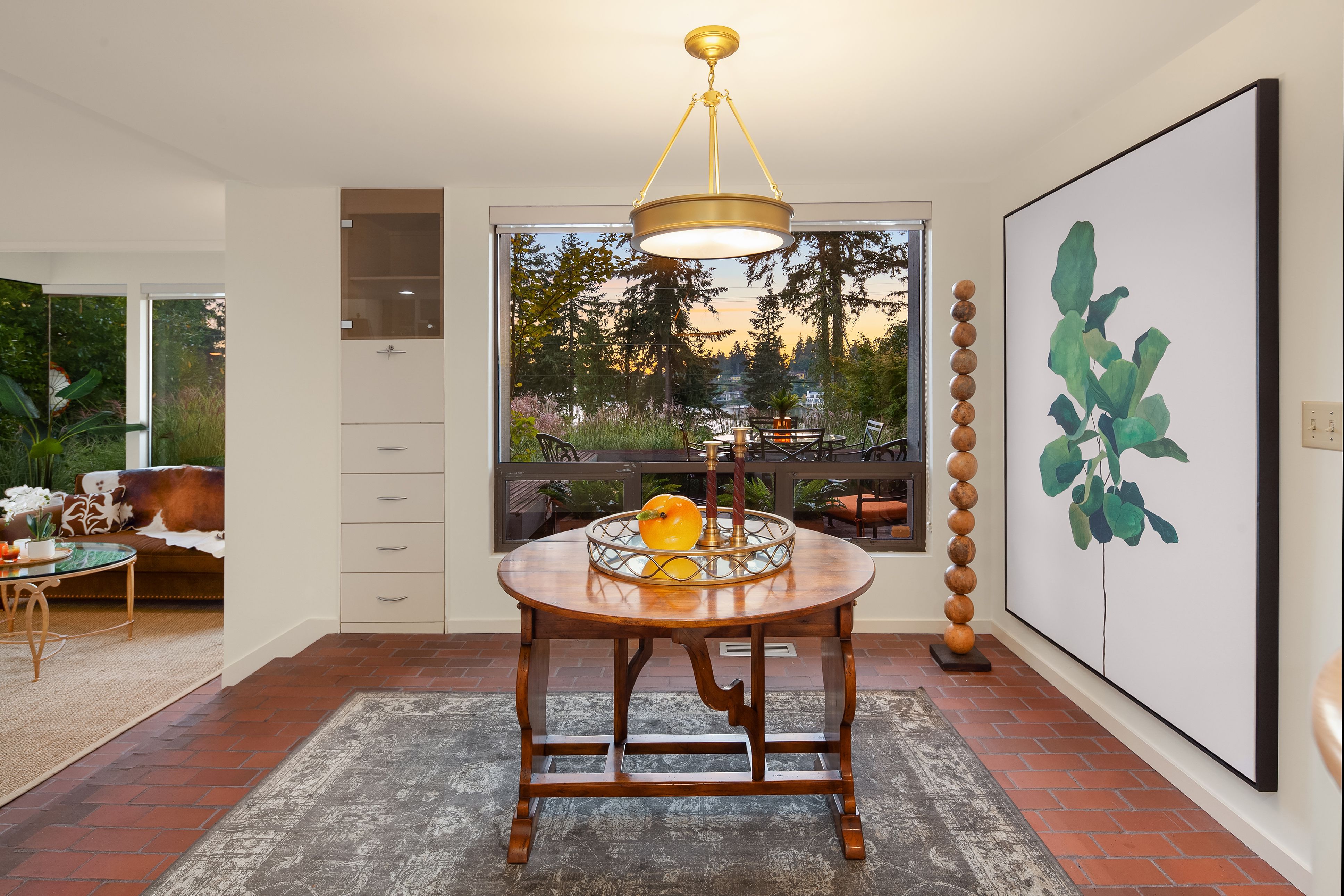 11 94th Ave NE