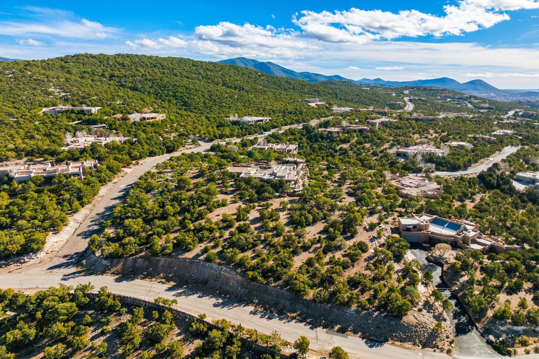 1031 Sierra Del Norte