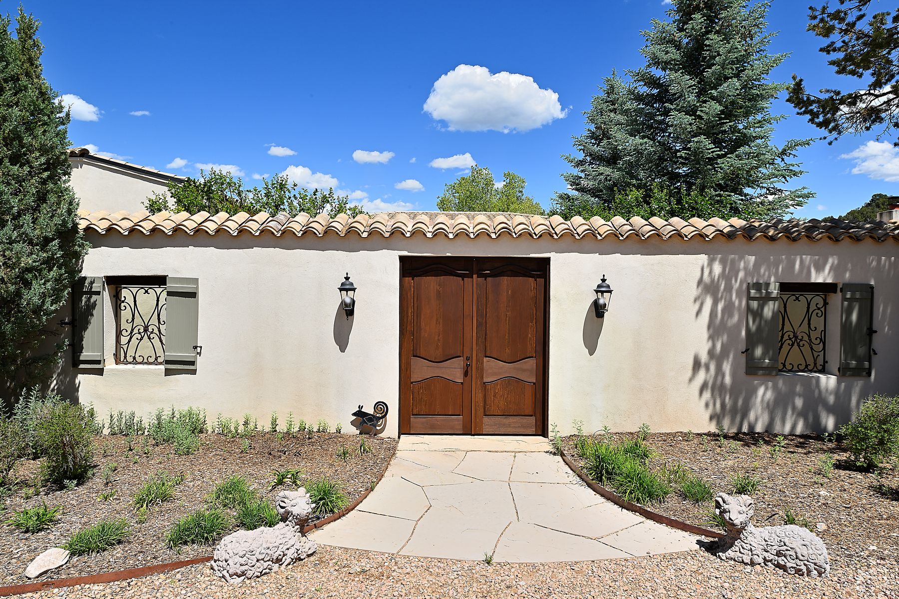 37 Rancho Escondido 