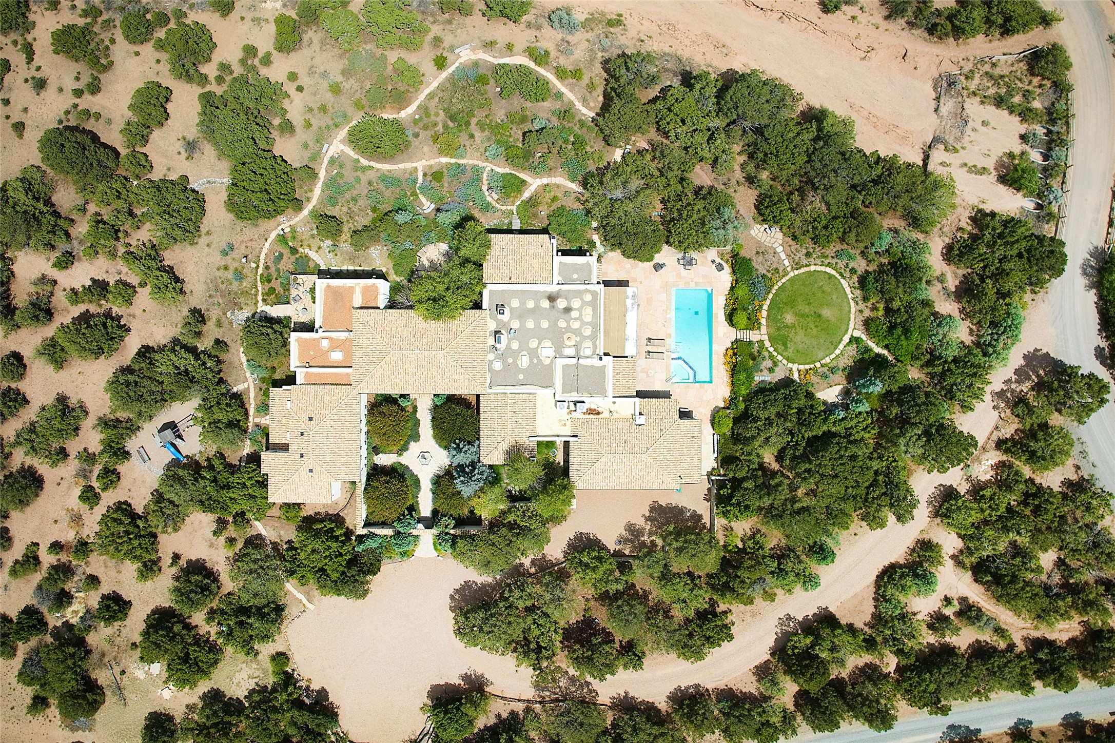 37 Rancho Escondido 