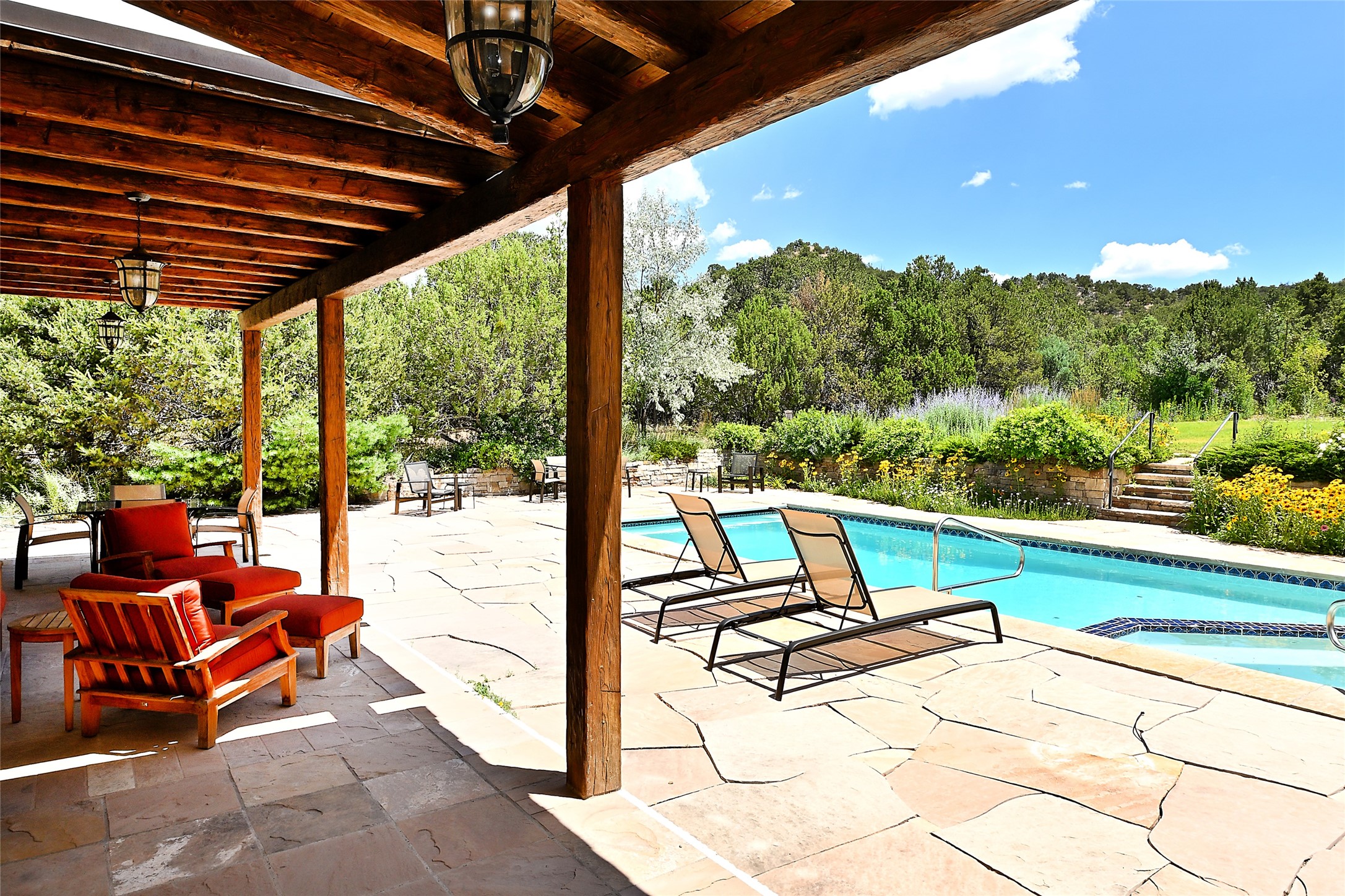37 Rancho Escondido 