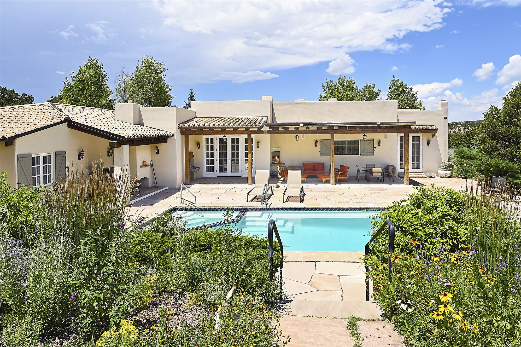 37 Rancho Escondido 