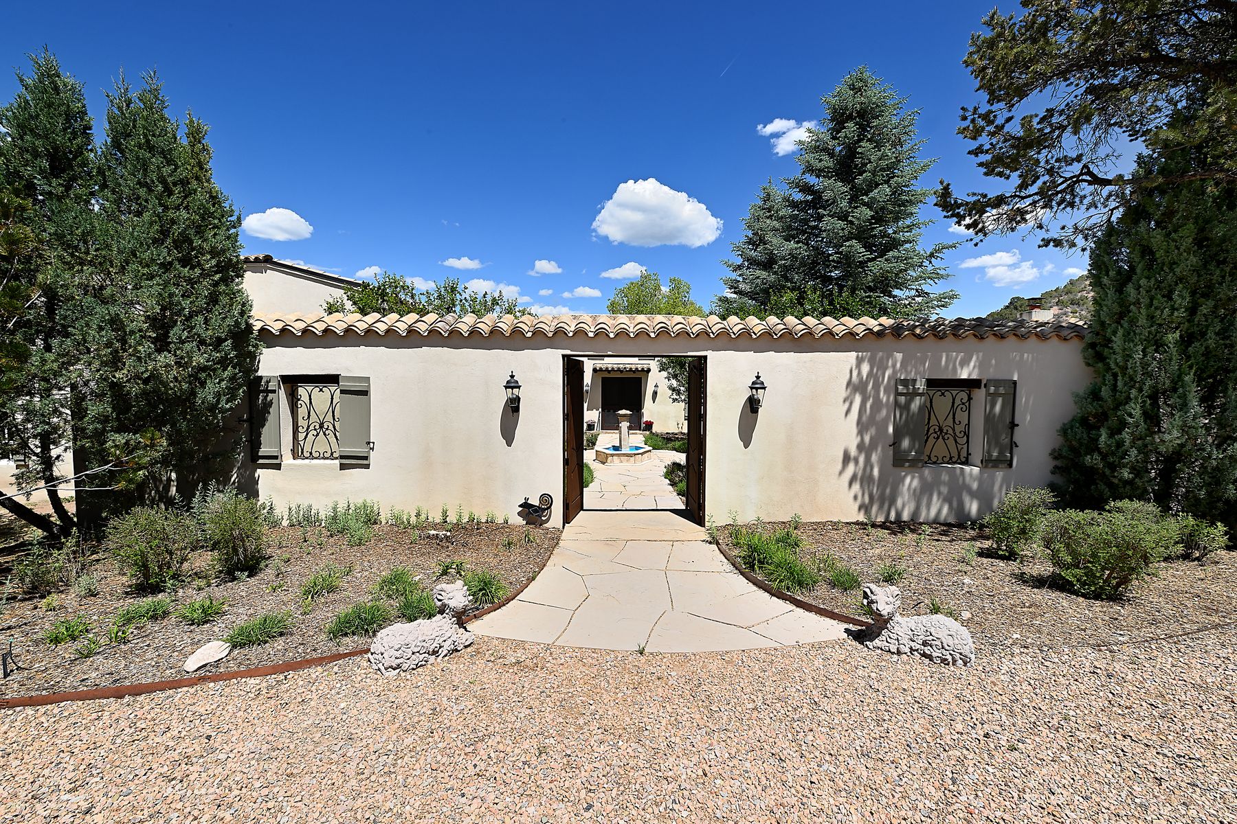 37 Rancho Escondido 