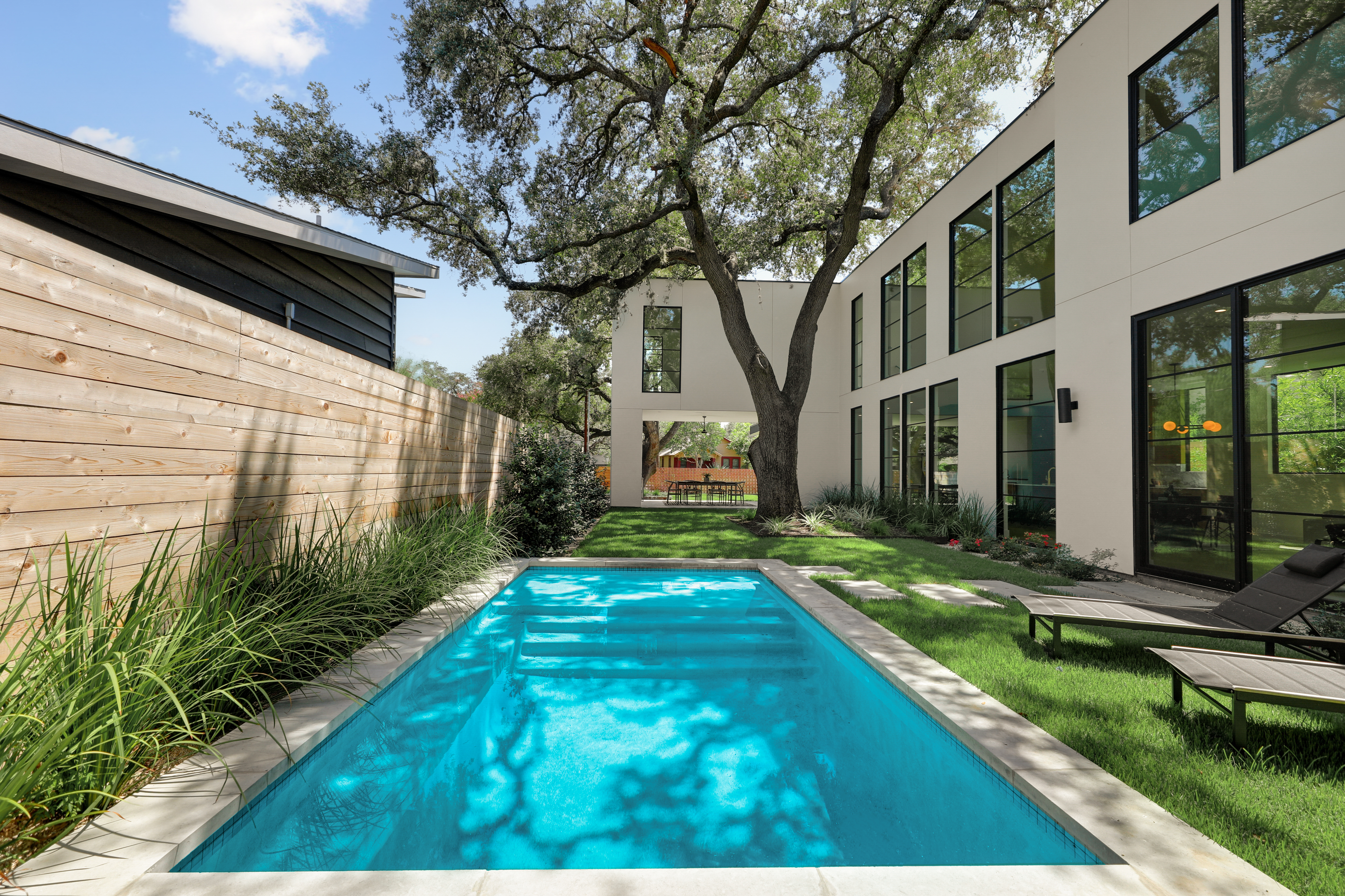 812 West Mary Street 