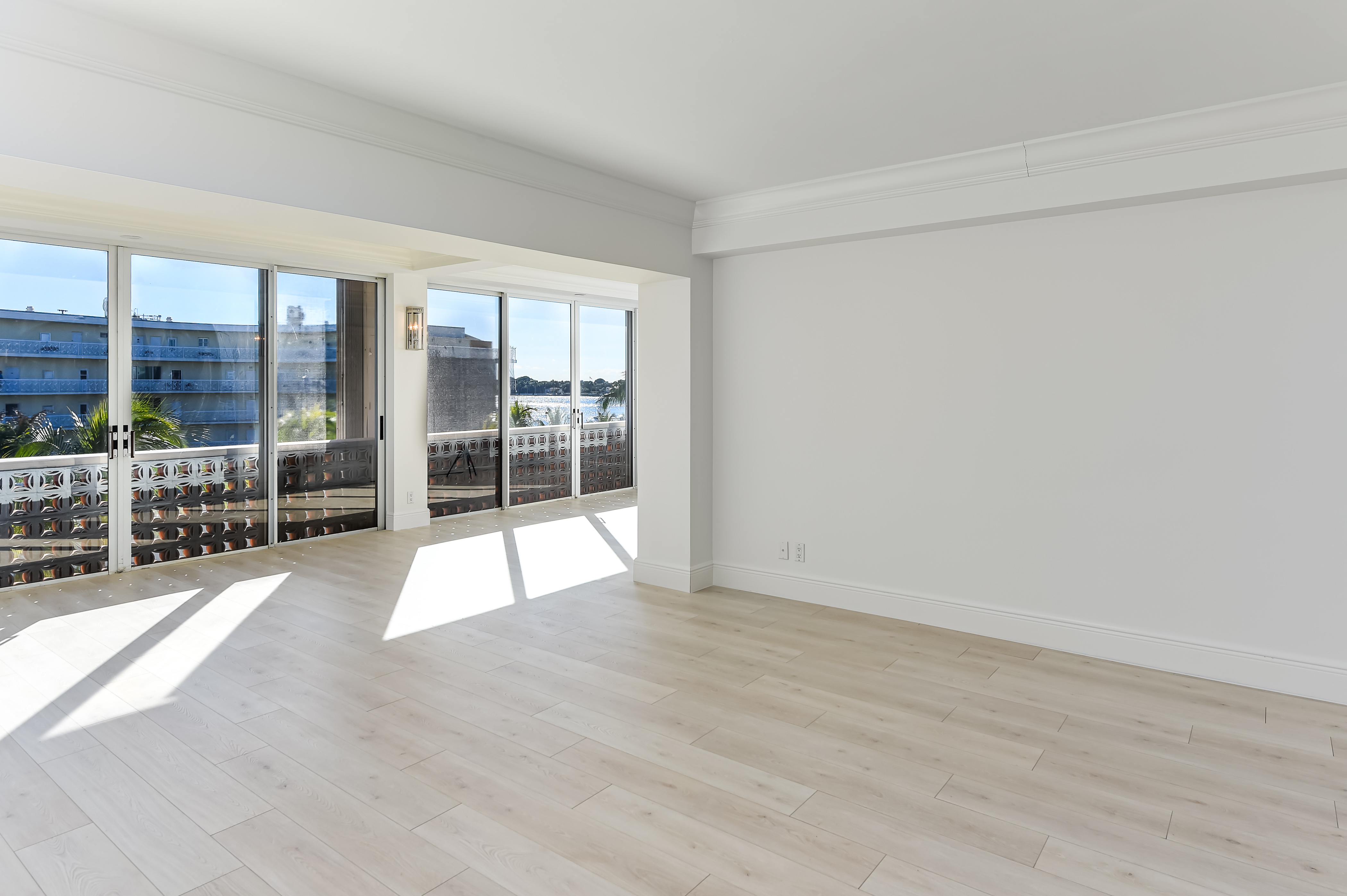 369 S Lake Drive 5H
