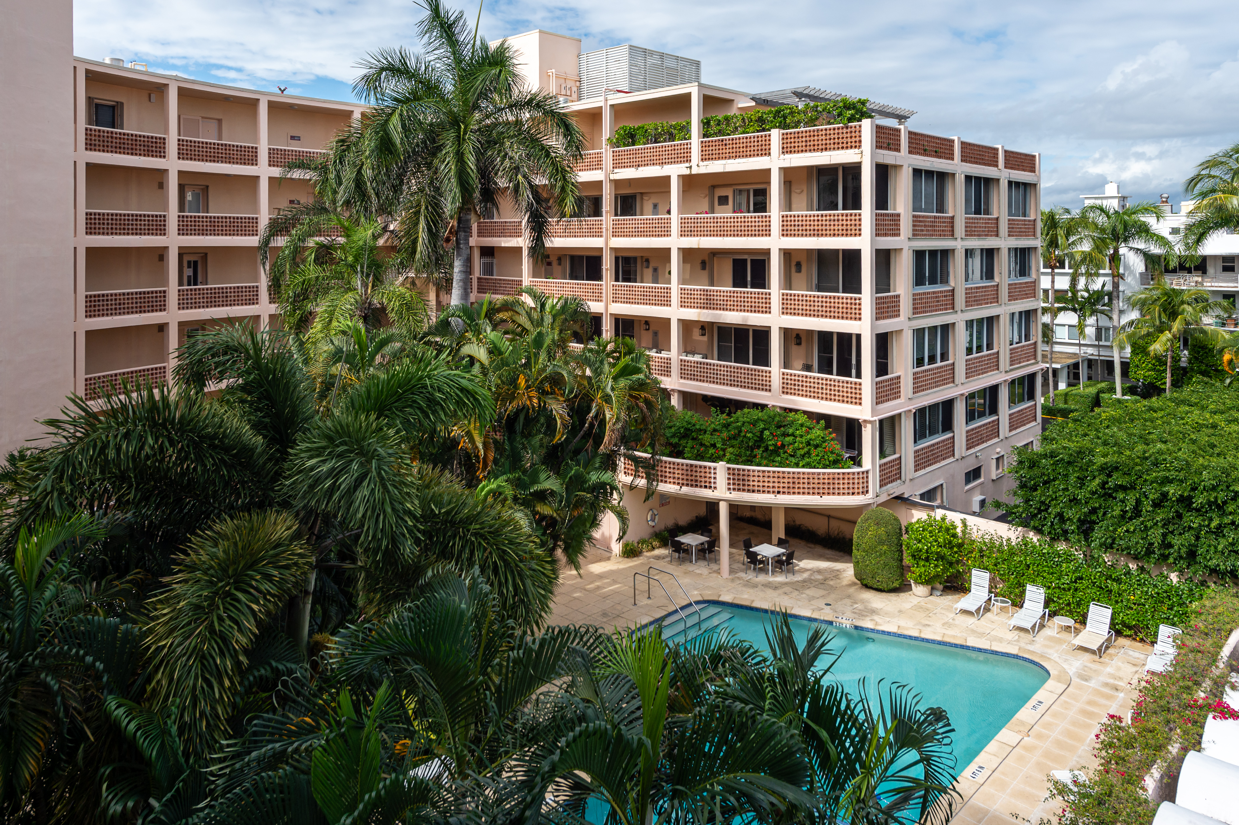 369 S Lake Drive 5H