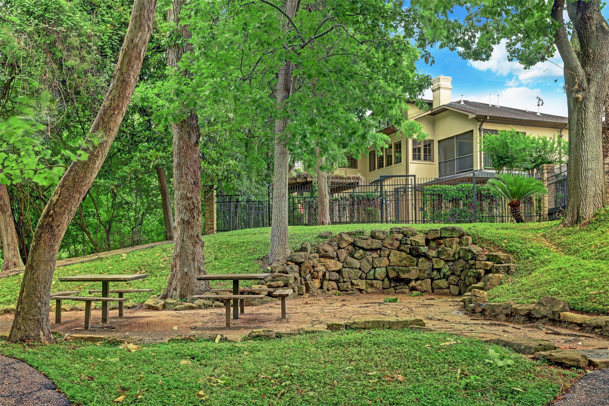 130 Park Laureate